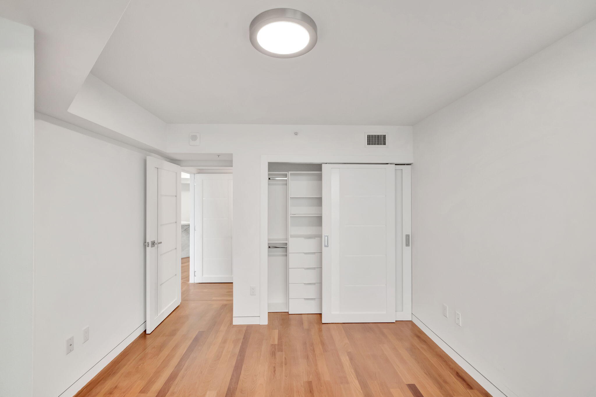 LA GORCE PALACE CONDO - Residential Lease