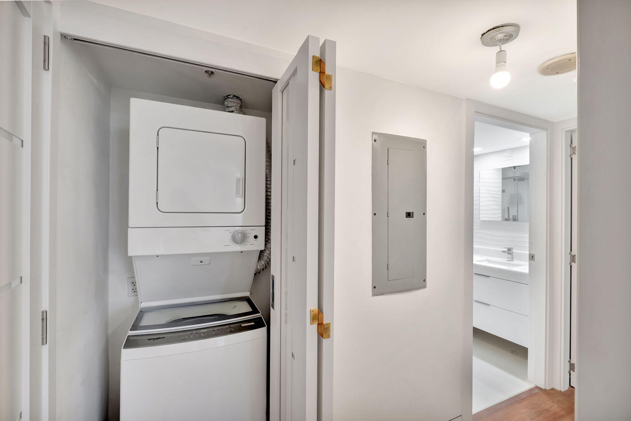 LA GORCE PALACE CONDO - Residential Lease