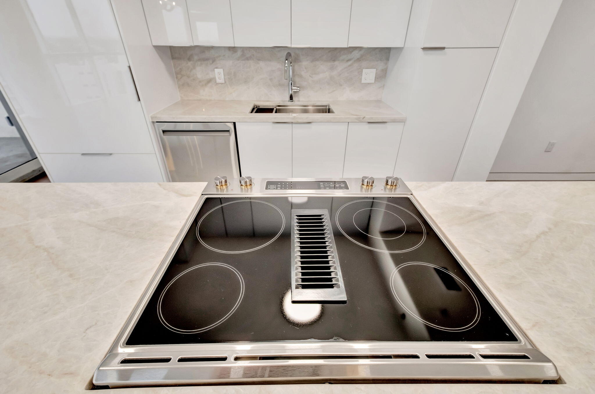 LA GORCE PALACE CONDO - Residential Lease