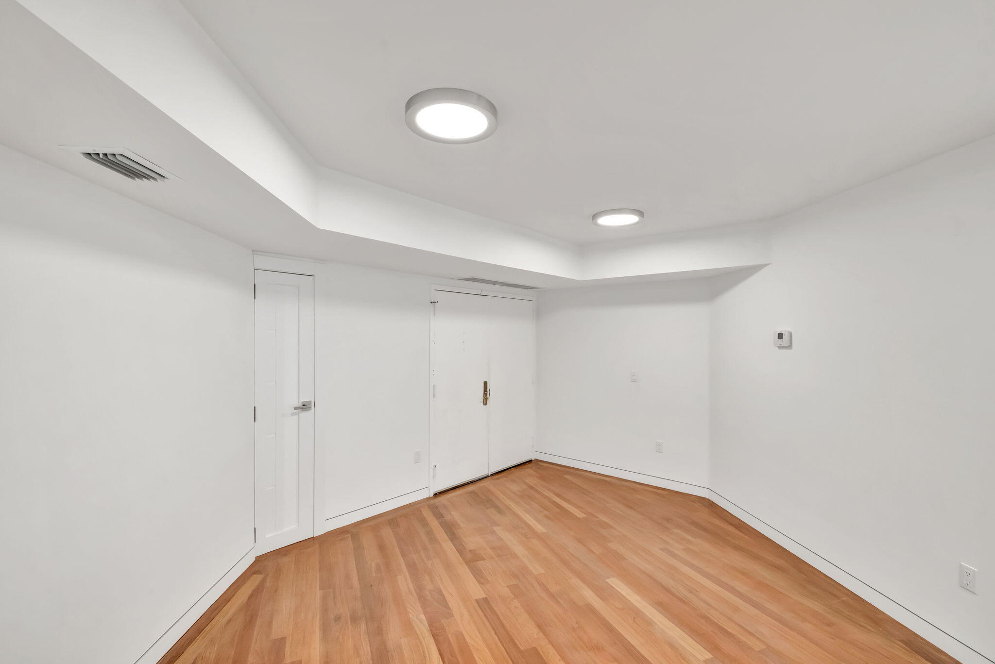 LA GORCE PALACE CONDO - Residential Lease