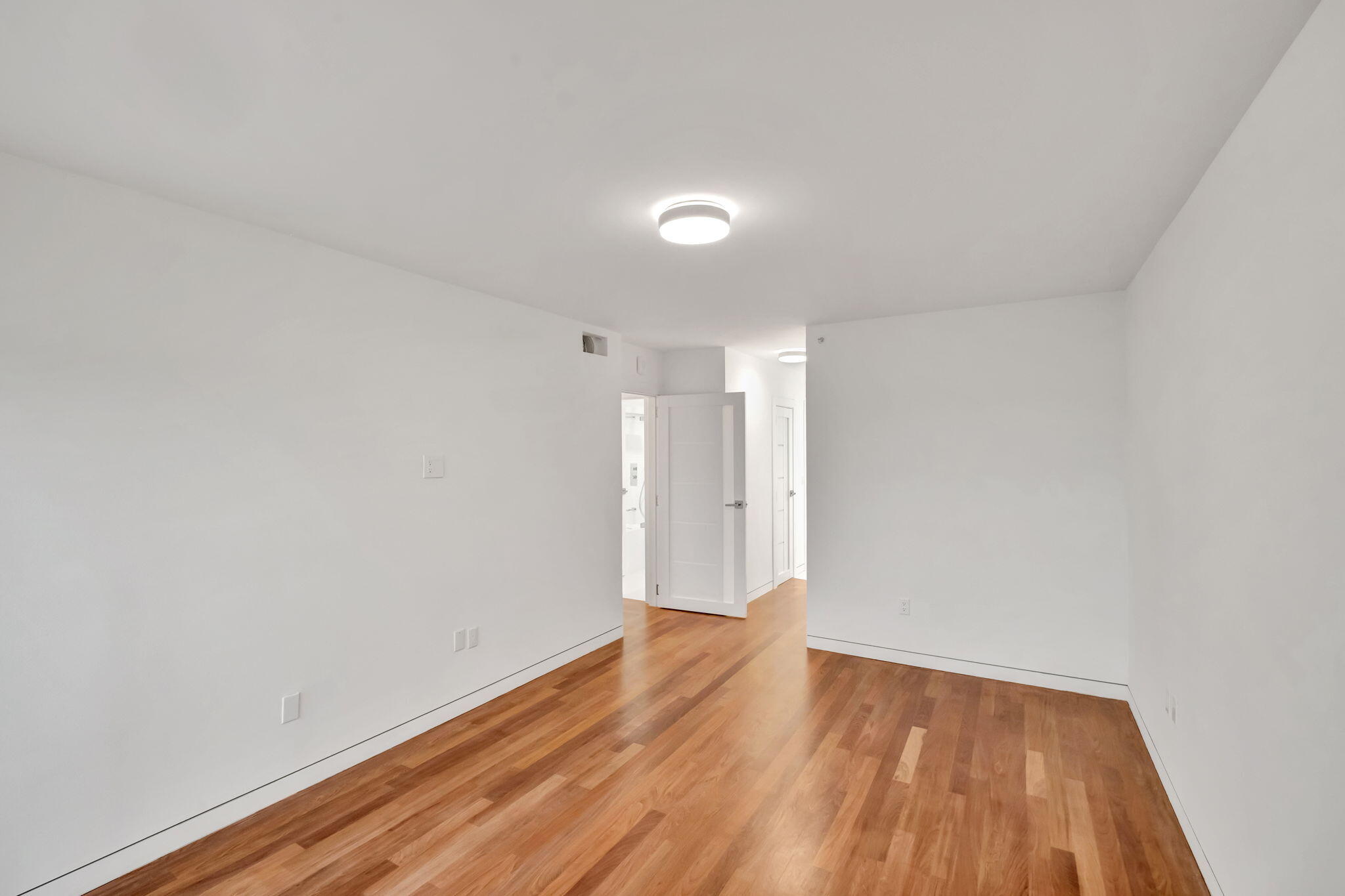 LA GORCE PALACE CONDO - Residential Lease