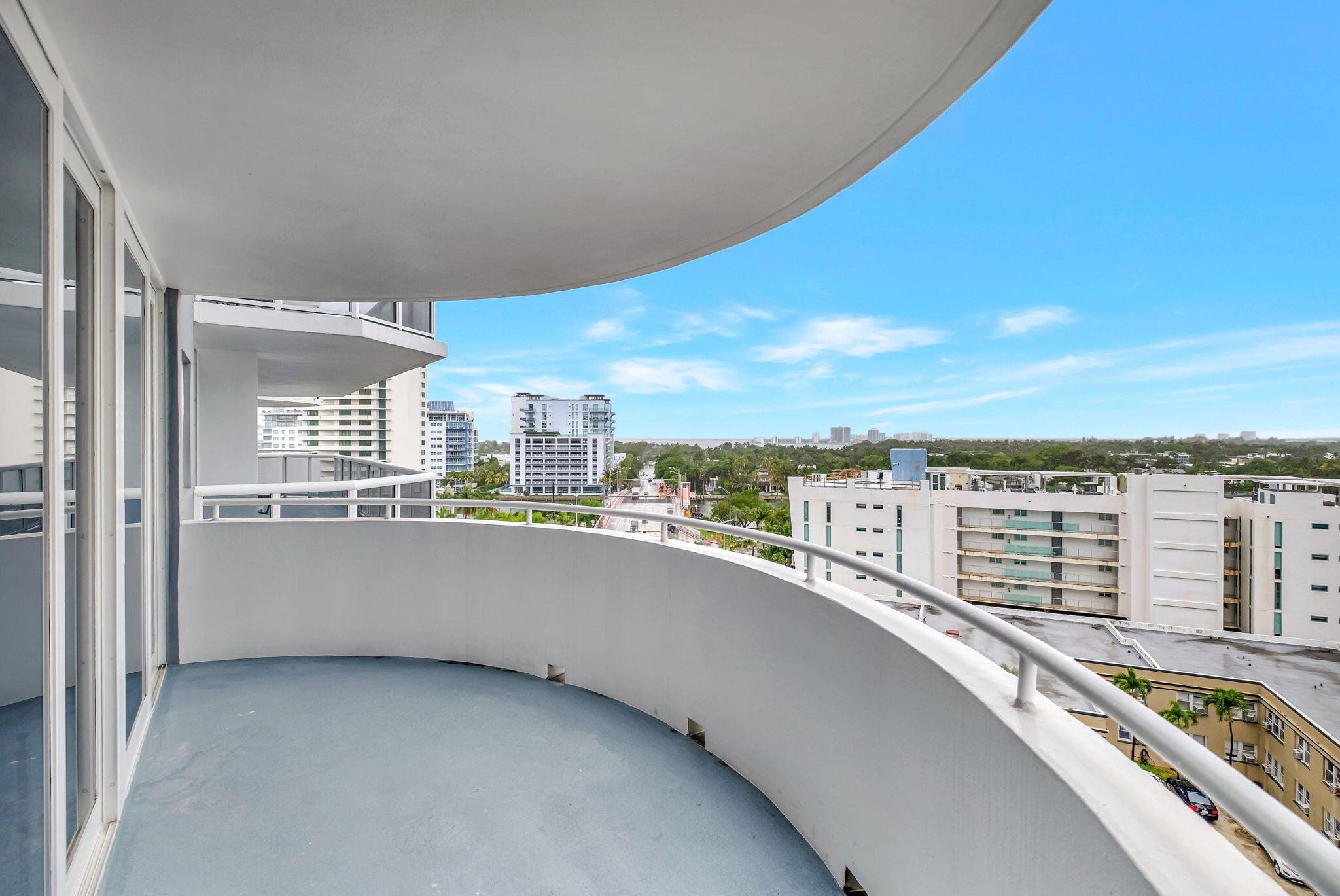 LA GORCE PALACE CONDO - Residential Lease