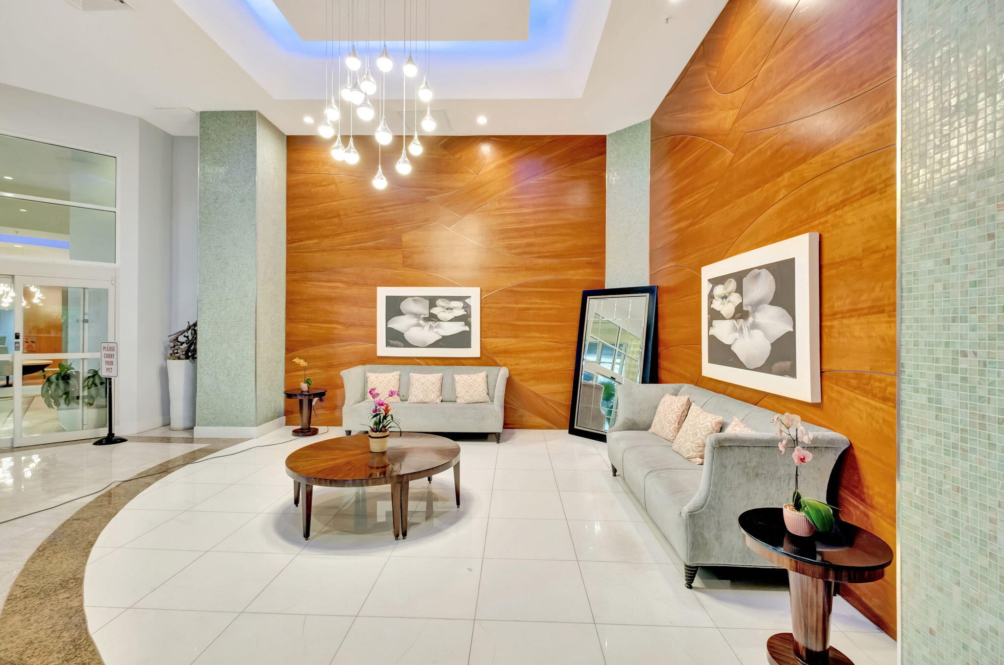 LA GORCE PALACE CONDO - Residential Lease