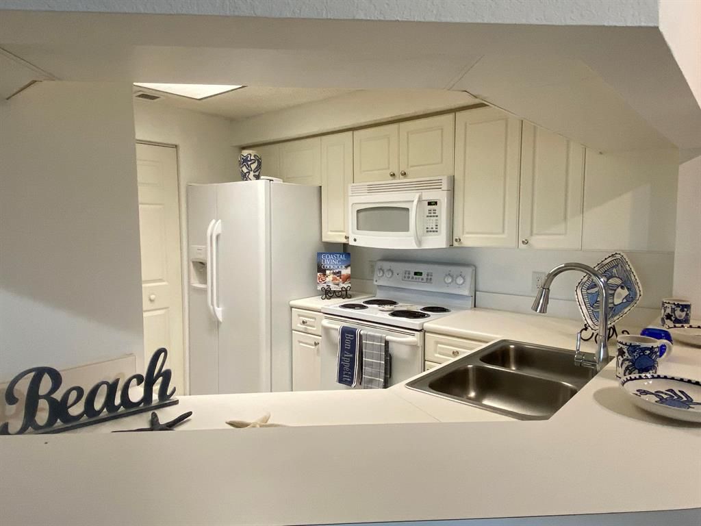 Photo of 2725 Anzio Court #304, Palm Beach Gardens, FL 33410 (MLS # R10766194)