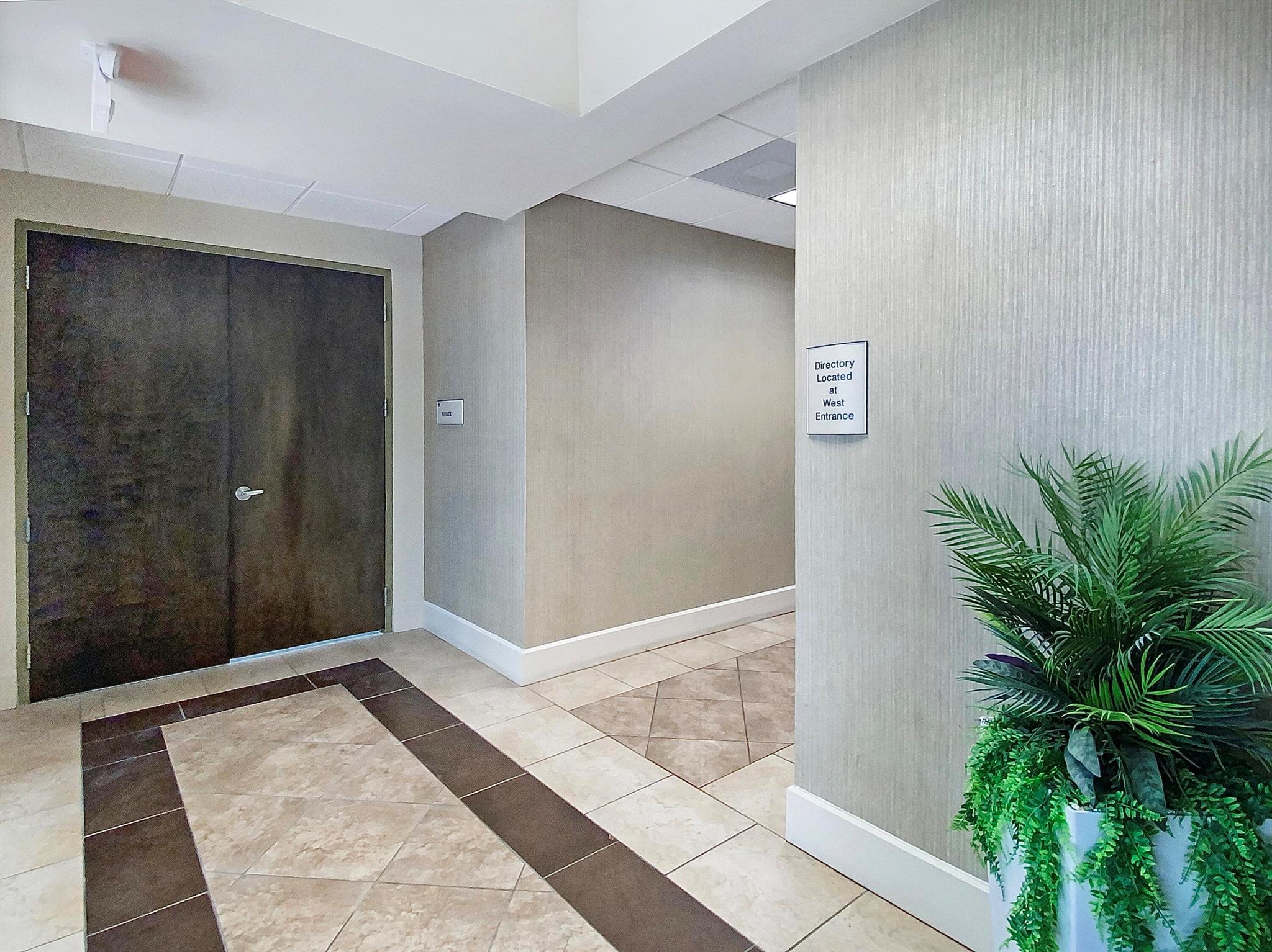 VANTAGE INDUSTRIAL PARK N - Commercial Lease