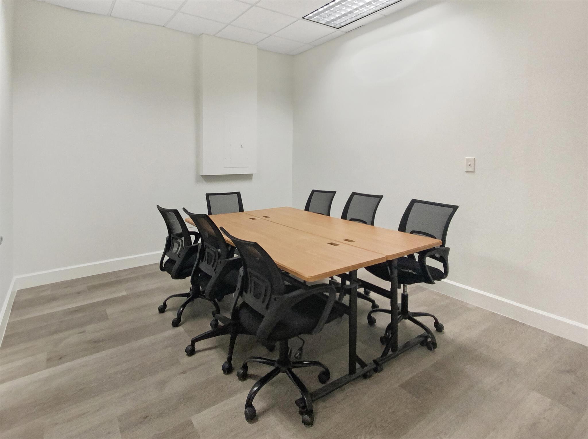 VANTAGE INDUSTRIAL PARK N - Commercial Lease