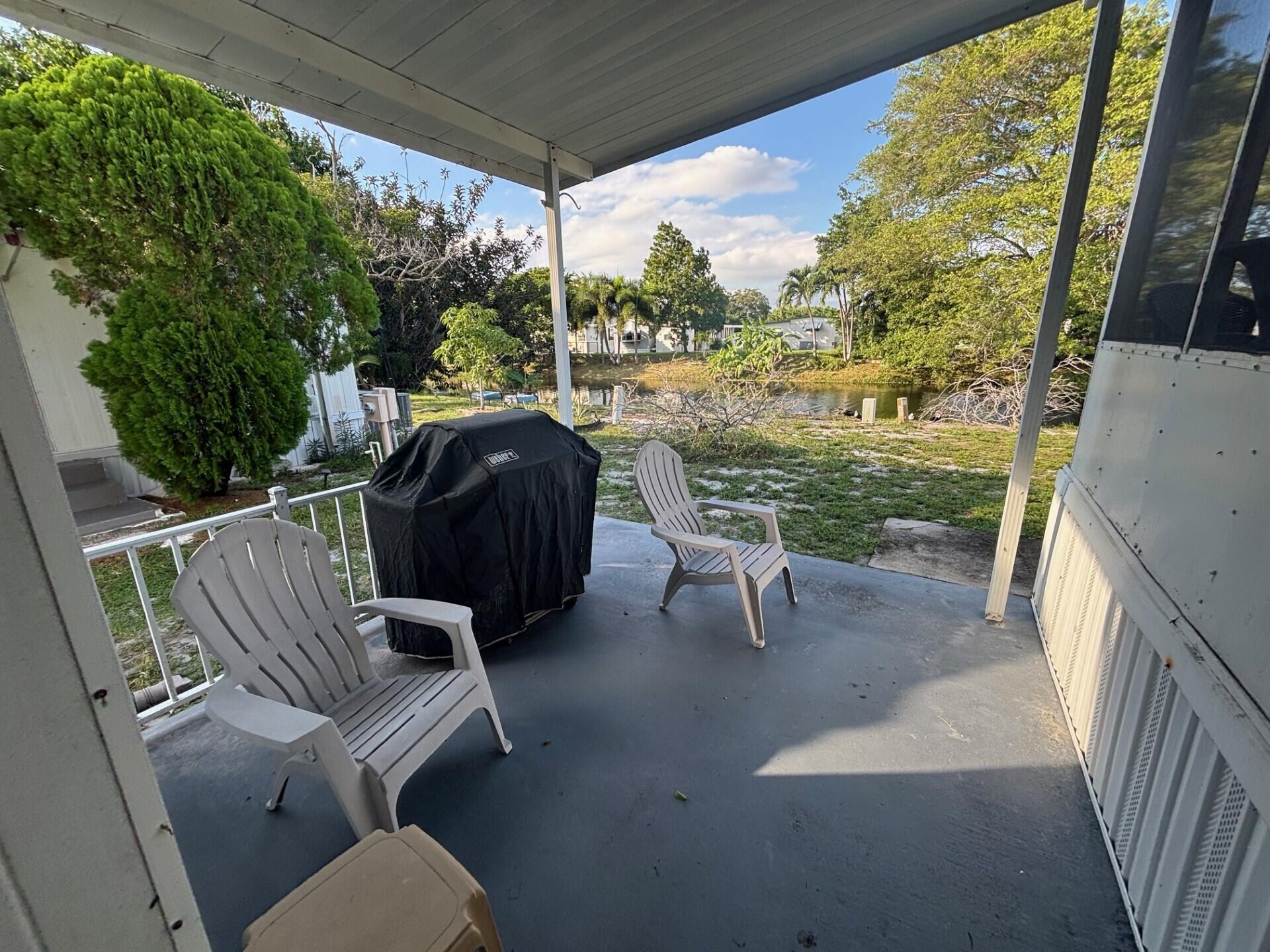 COUNTRY KNOLLS - Residential