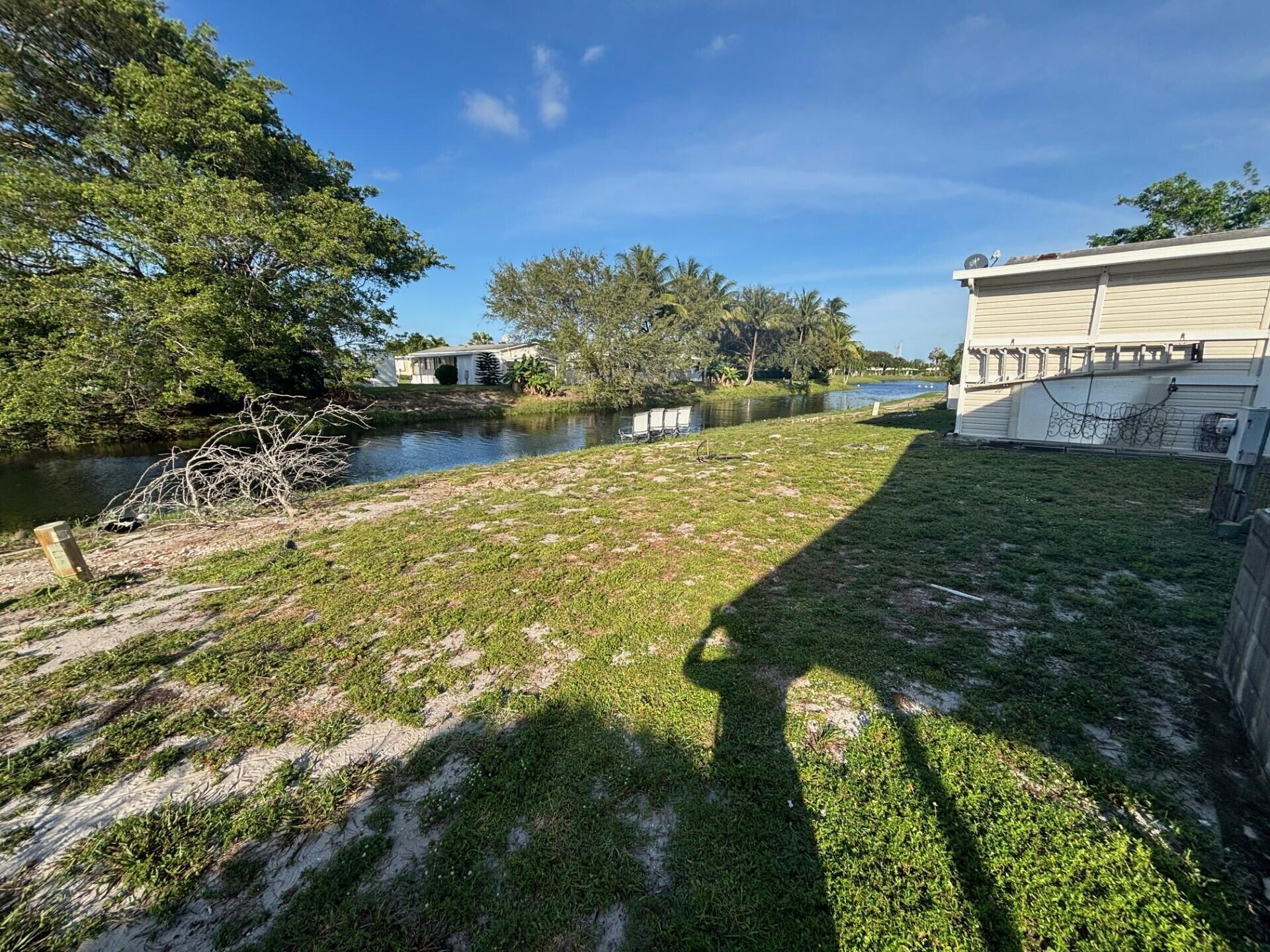 COUNTRY KNOLLS - Residential