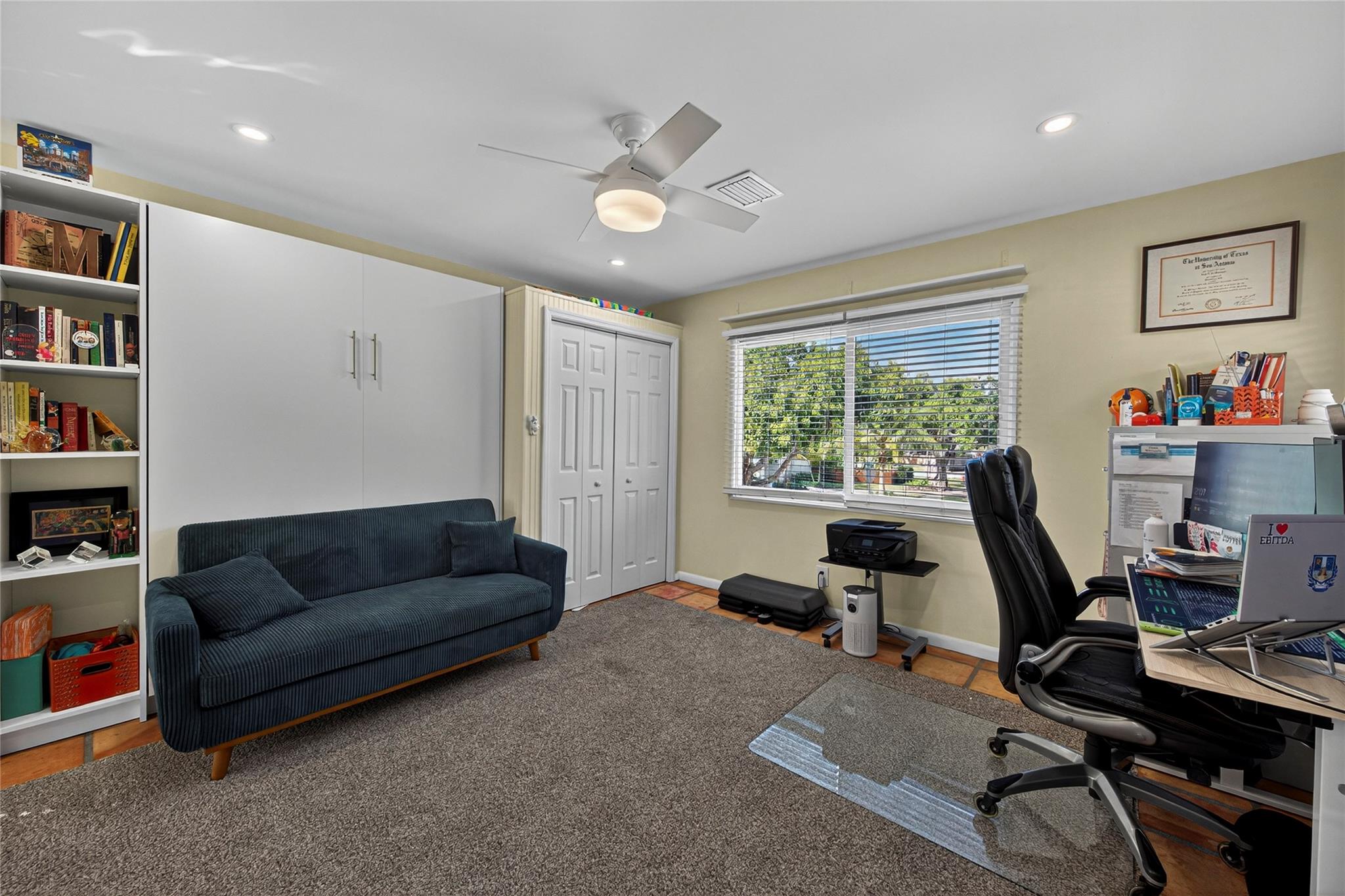 Lyons Park 33-28 B - Residential