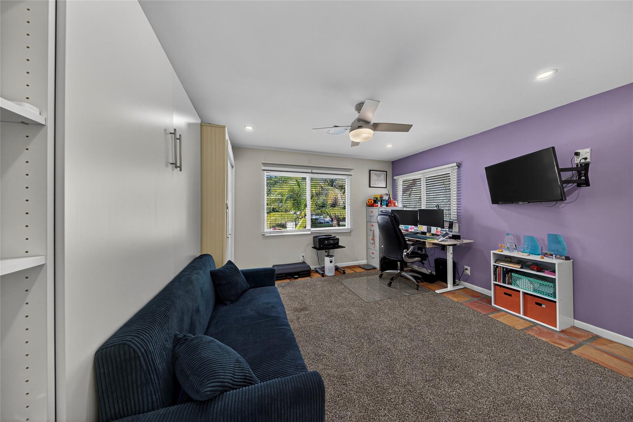 Lyons Park 33-28 B - Residential