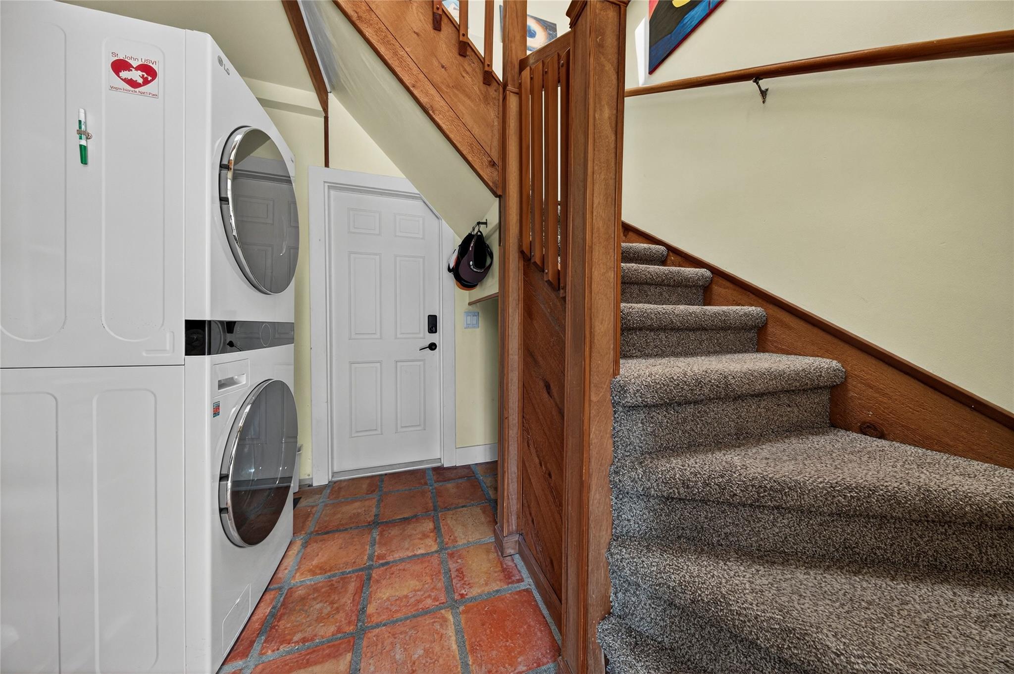 Lyons Park 33-28 B - Residential