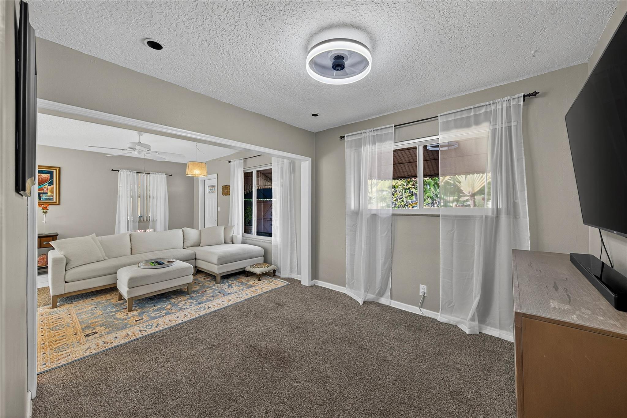 Lyons Park 33-28 B - Residential