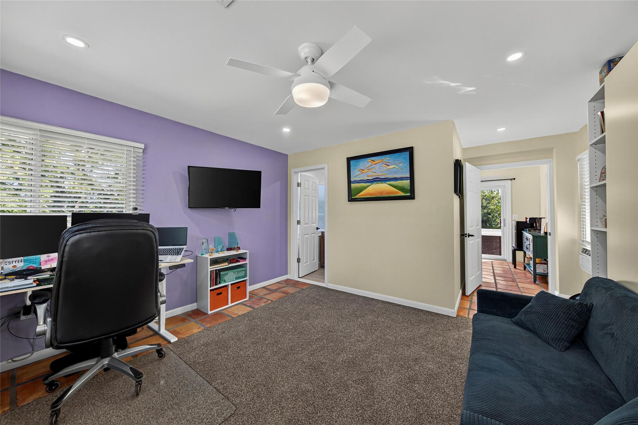 Lyons Park 33-28 B - Residential