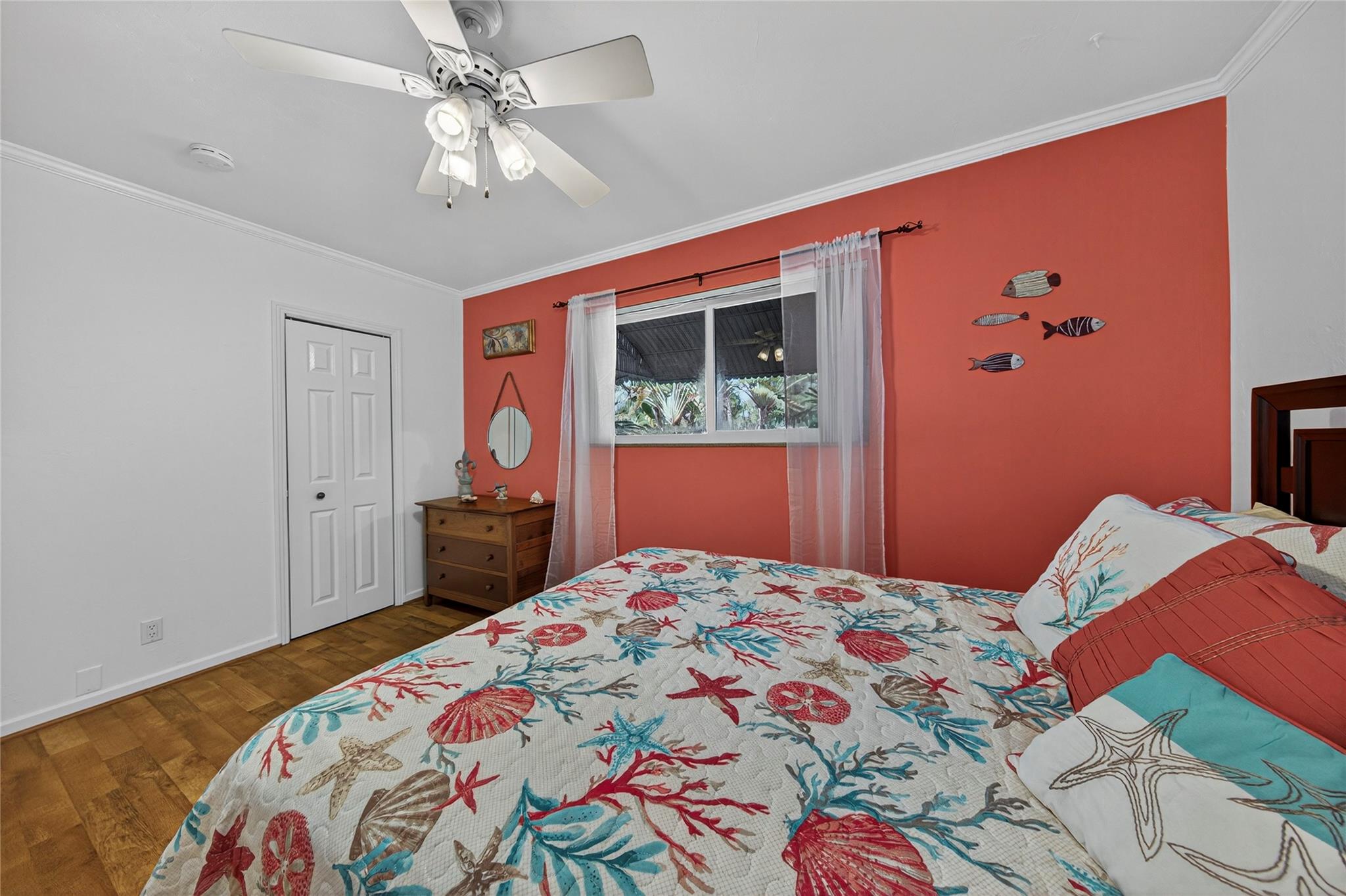 Lyons Park 33-28 B - Residential