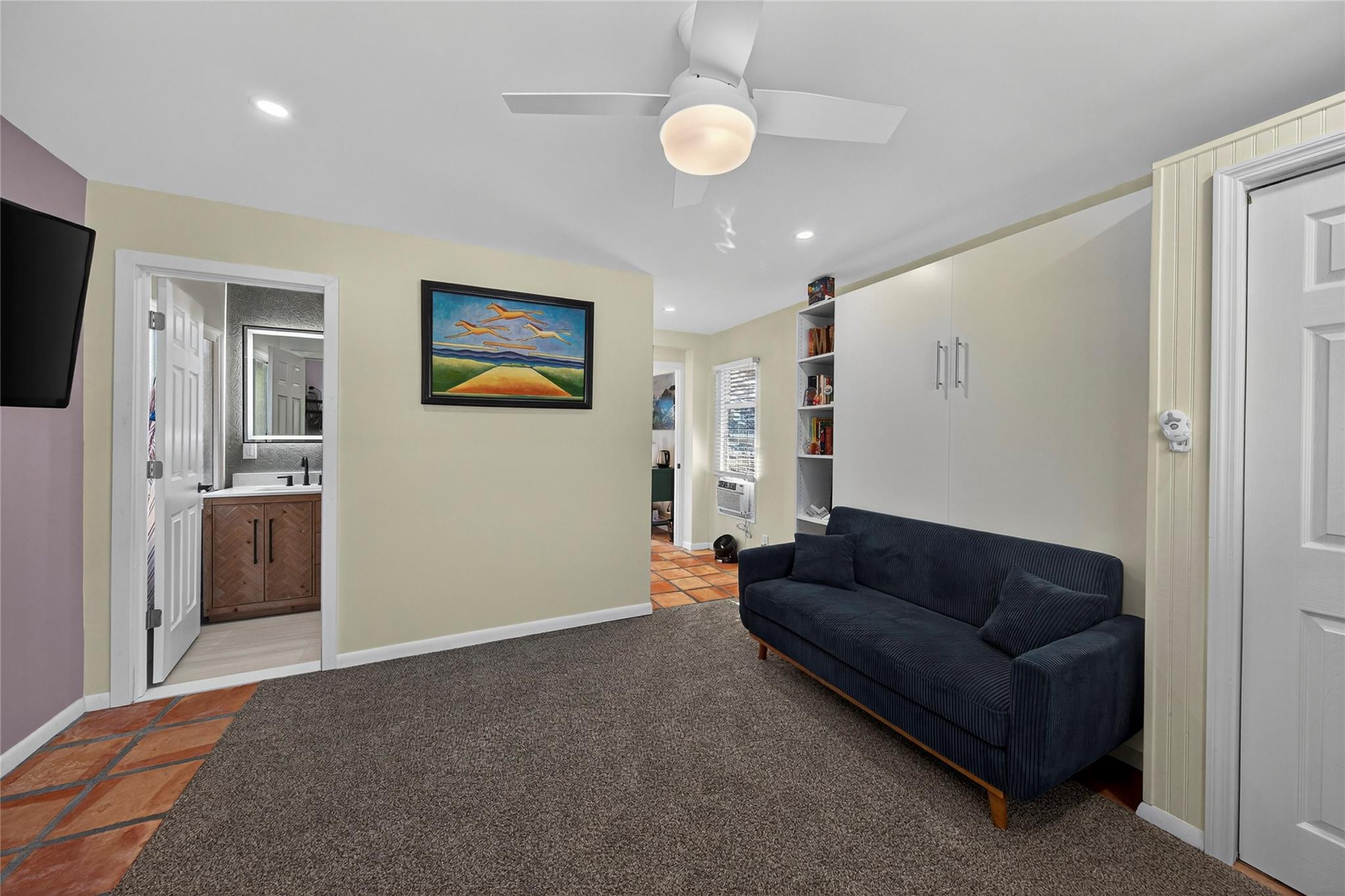 Lyons Park 33-28 B - Residential