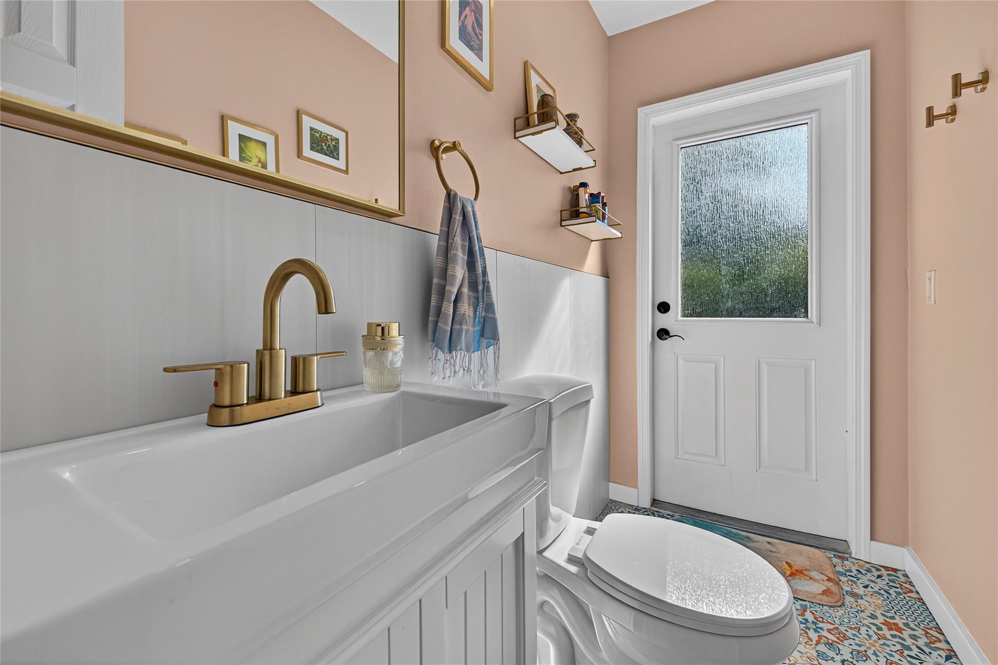 Lyons Park 33-28 B - Residential