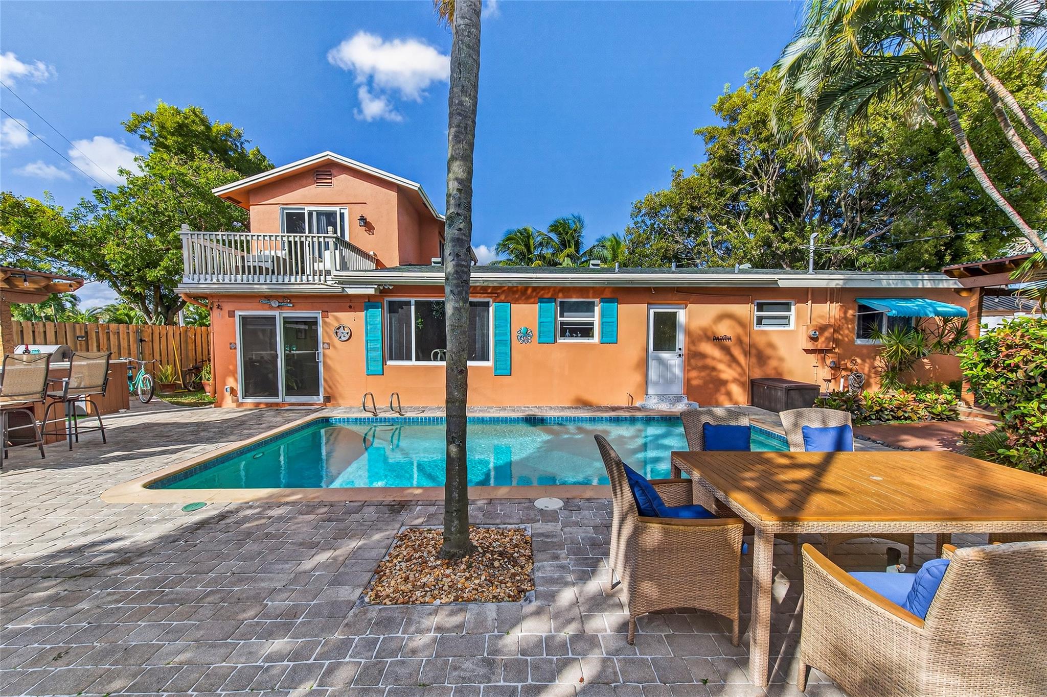 Lyons Park 33-28 B - Residential