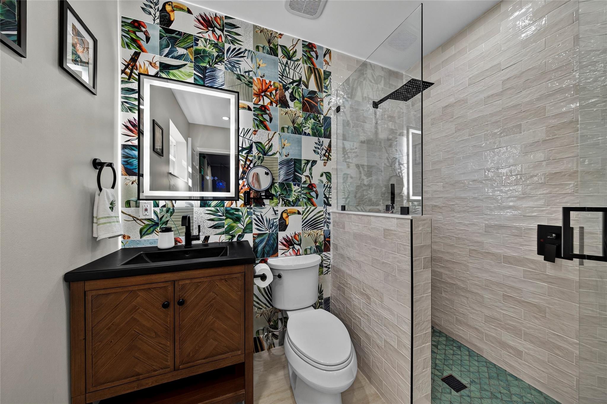 Lyons Park 33-28 B - Residential