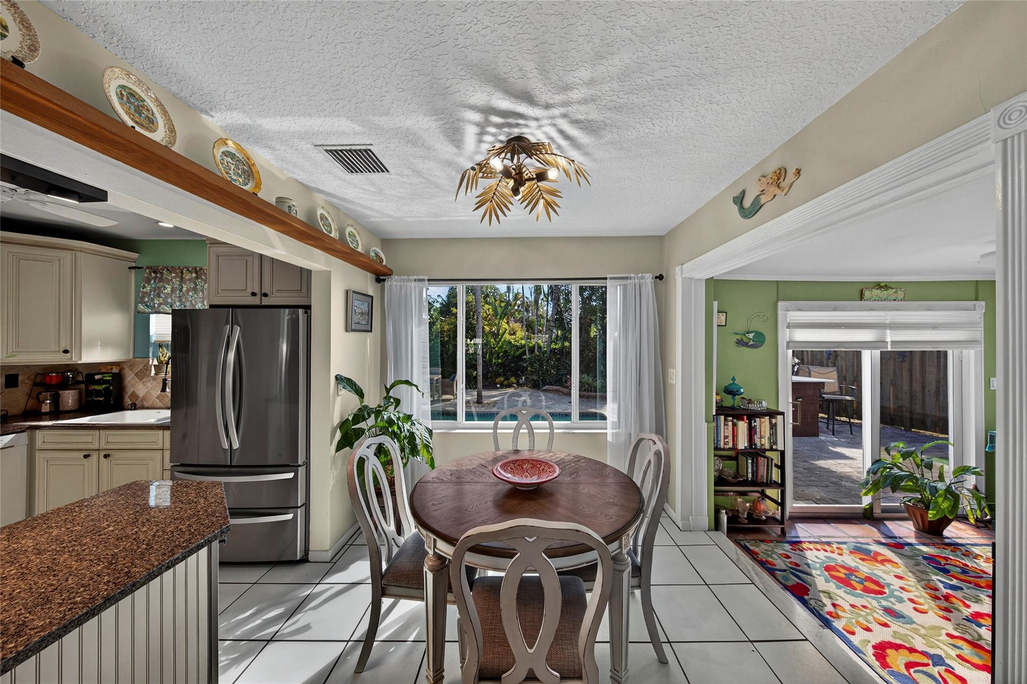 Lyons Park 33-28 B - Residential