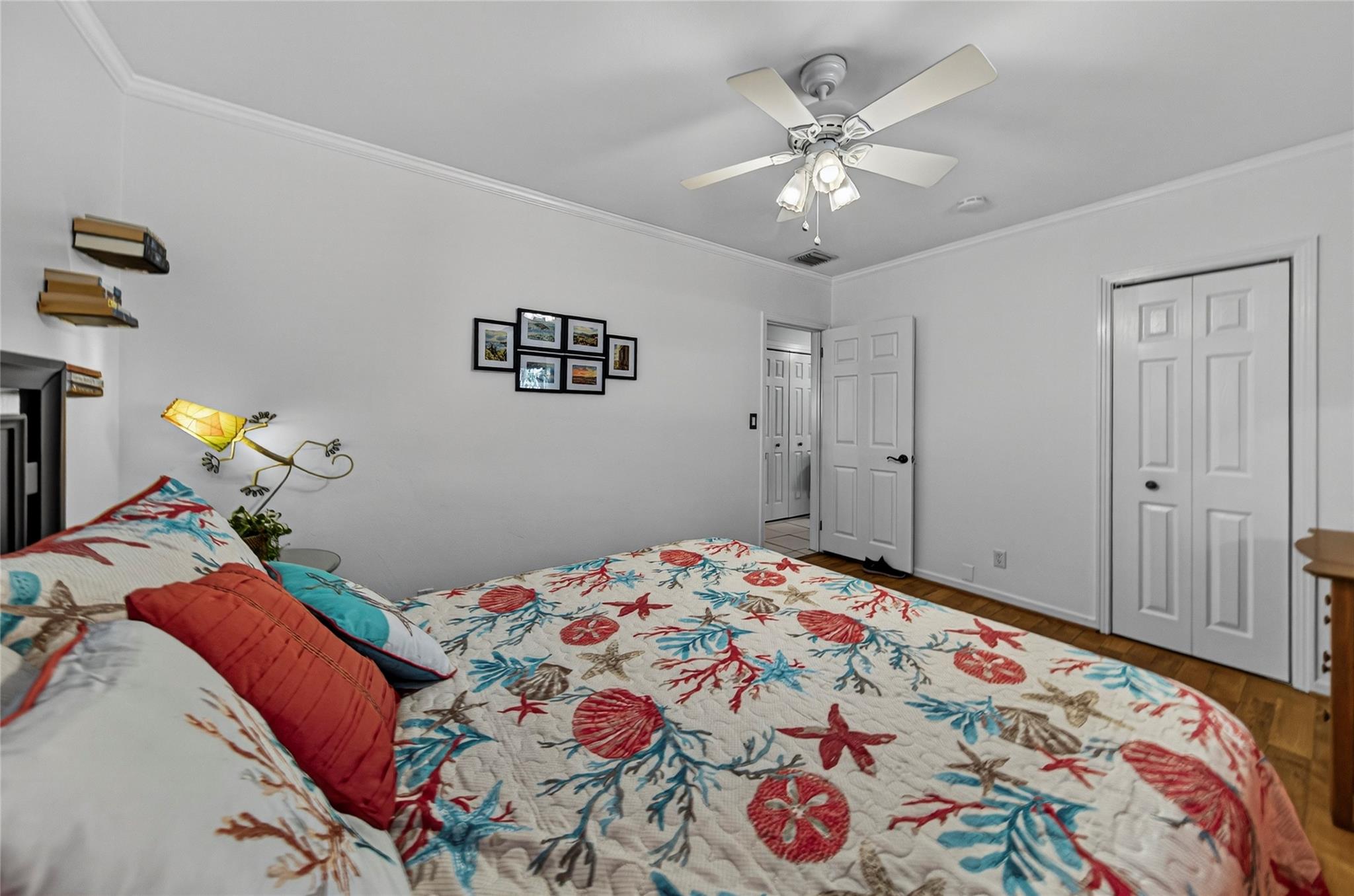 Lyons Park 33-28 B - Residential