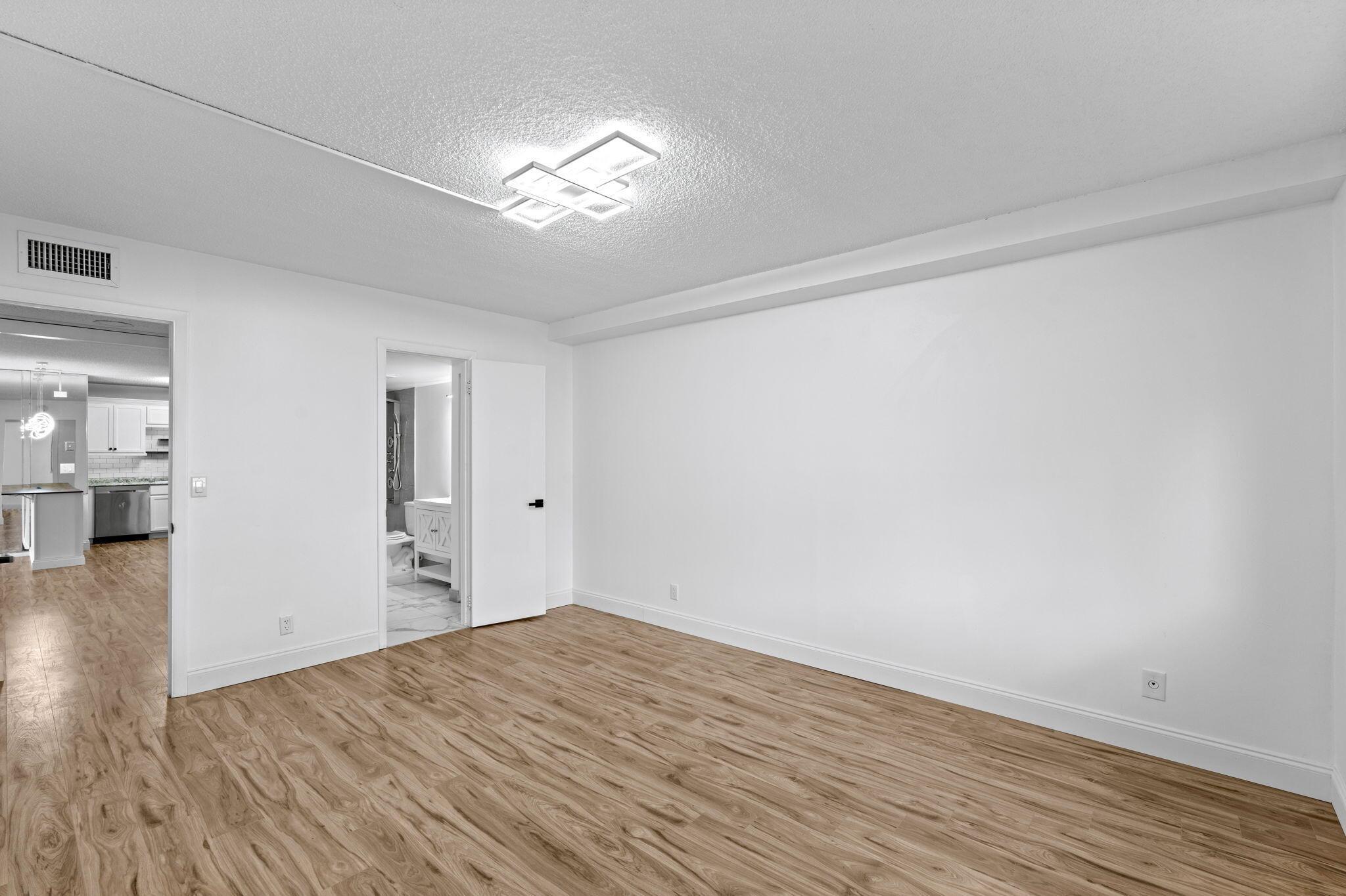 LA PINATA CONDO - Residential