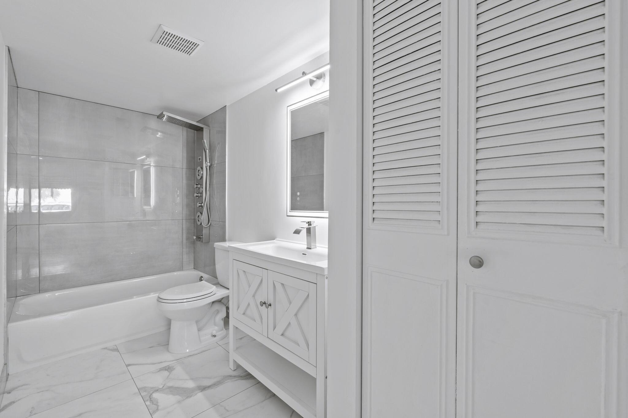 LA PINATA CONDO - Residential