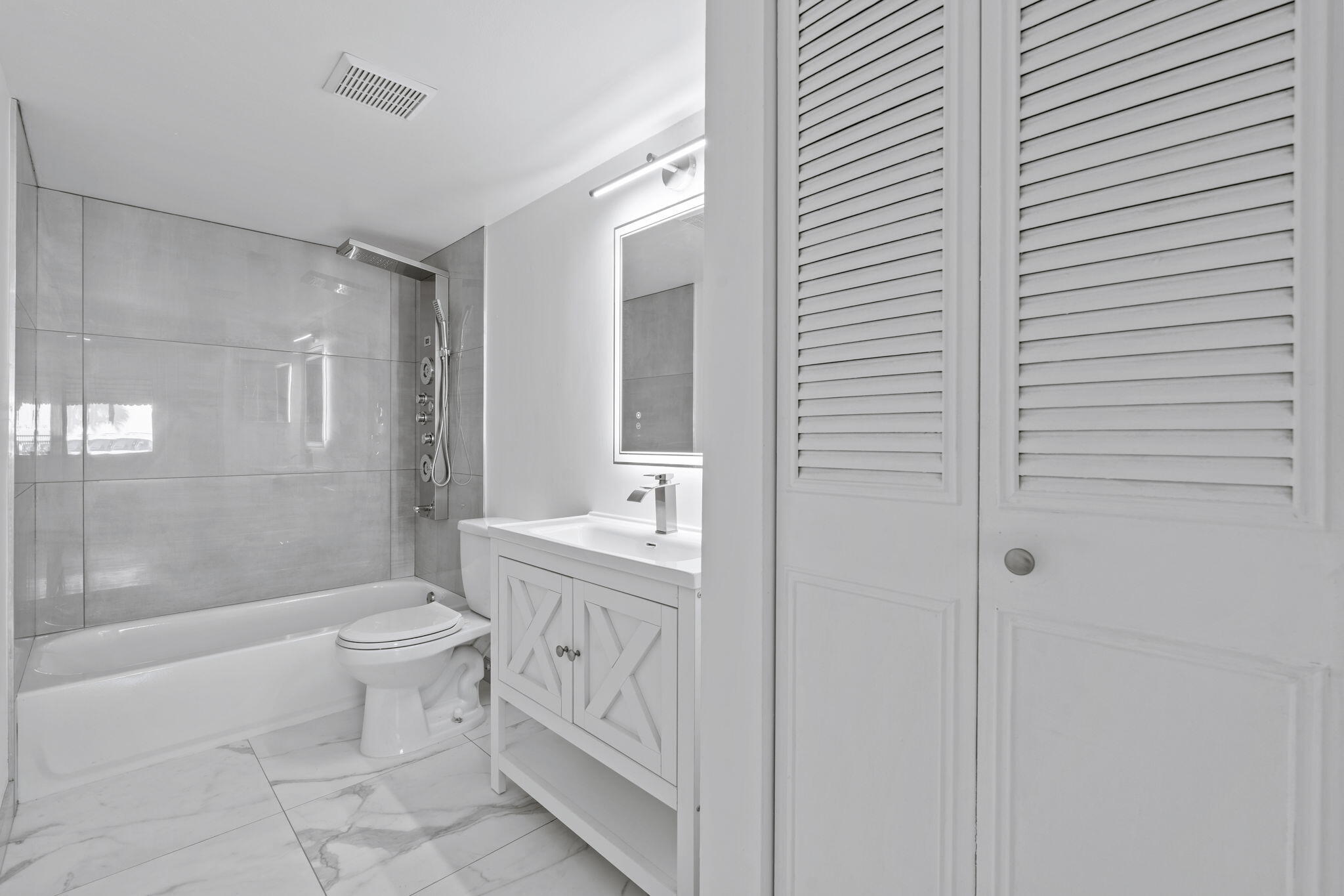 LA PINATA CONDO - Residential