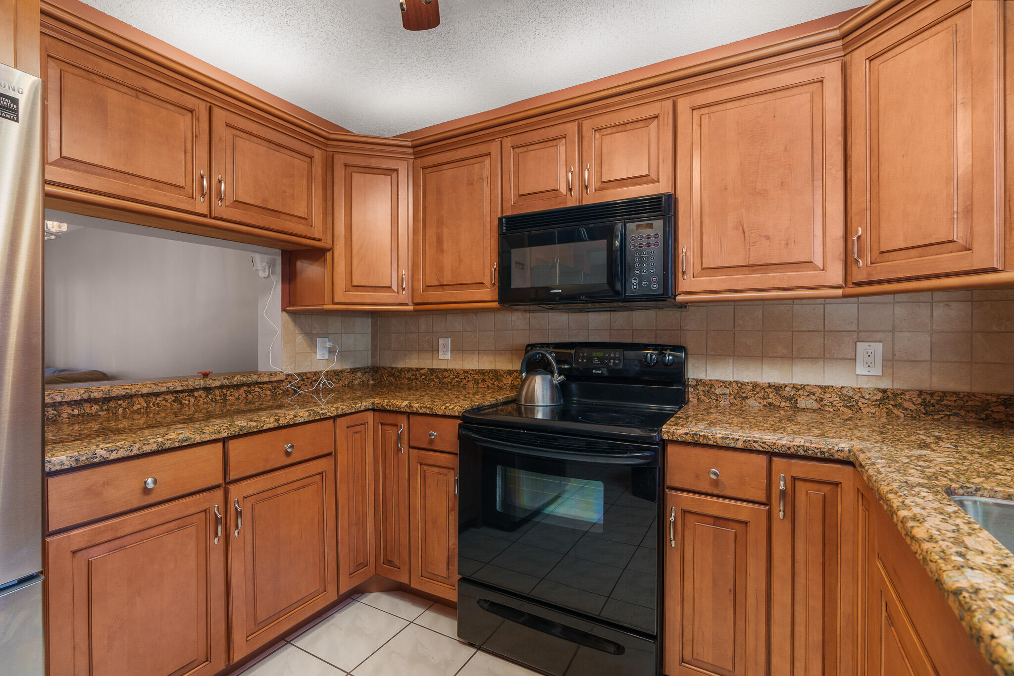 DIPLOMAT SQUARE CONDO - Residential