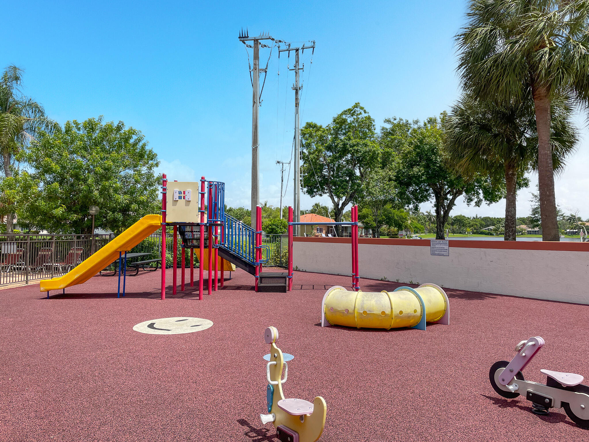 DIPLOMAT SQUARE CONDO - Residential