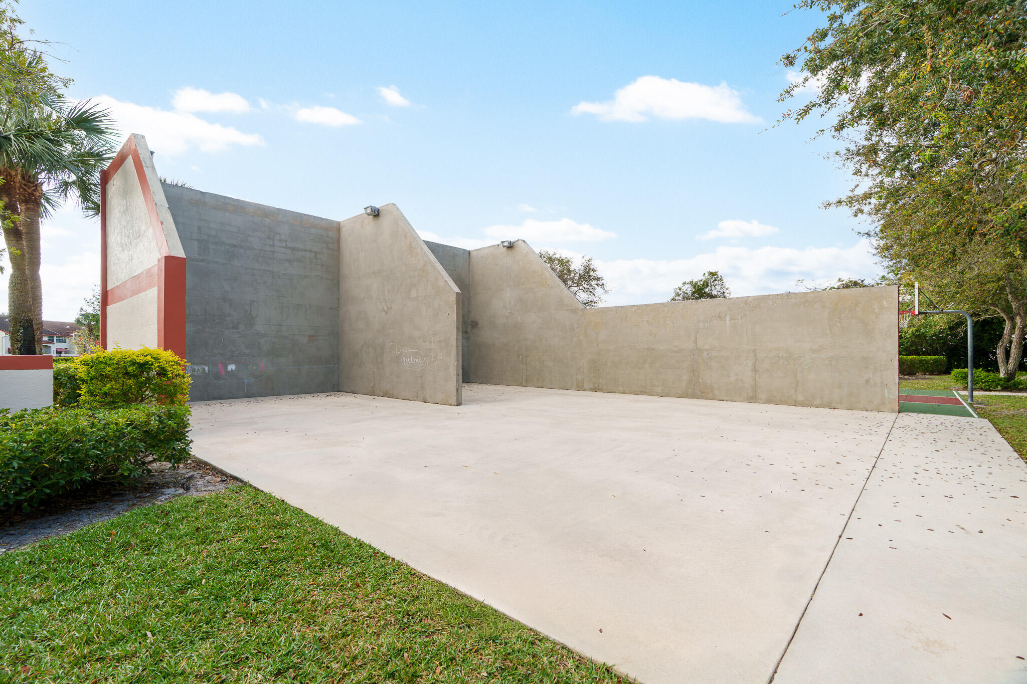 DIPLOMAT SQUARE CONDO - Residential