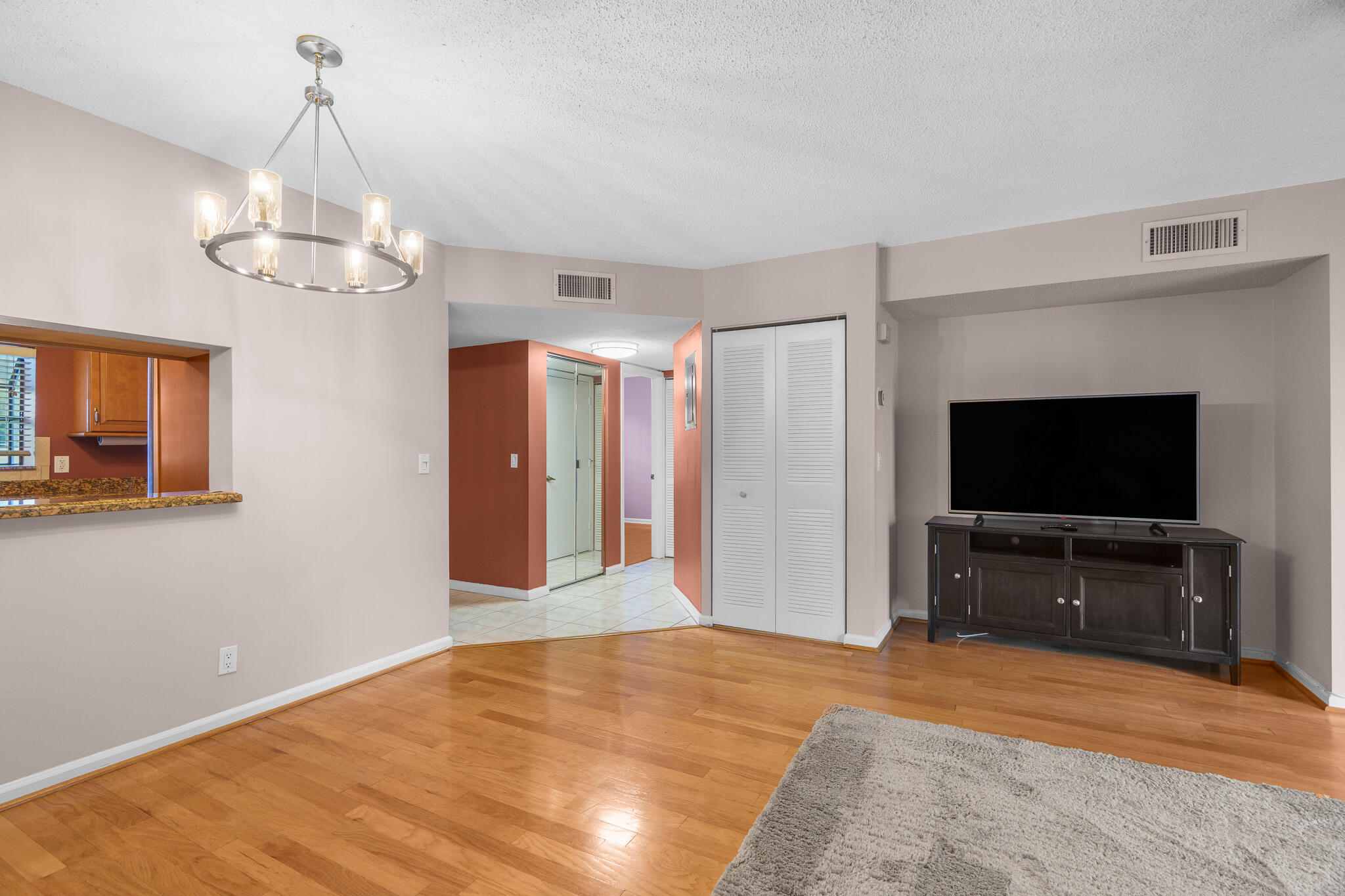 DIPLOMAT SQUARE CONDO - Residential