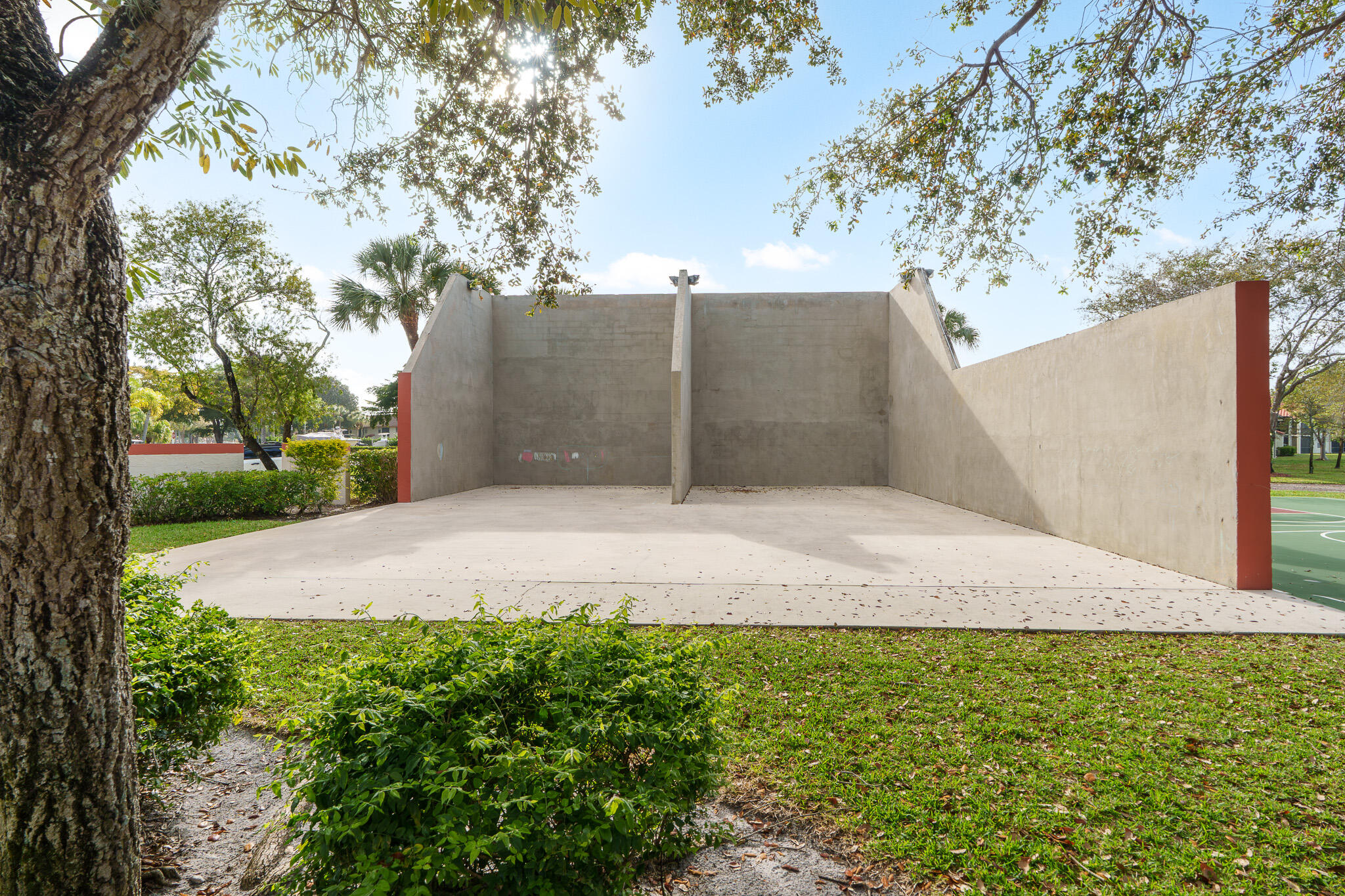 DIPLOMAT SQUARE CONDO - Residential