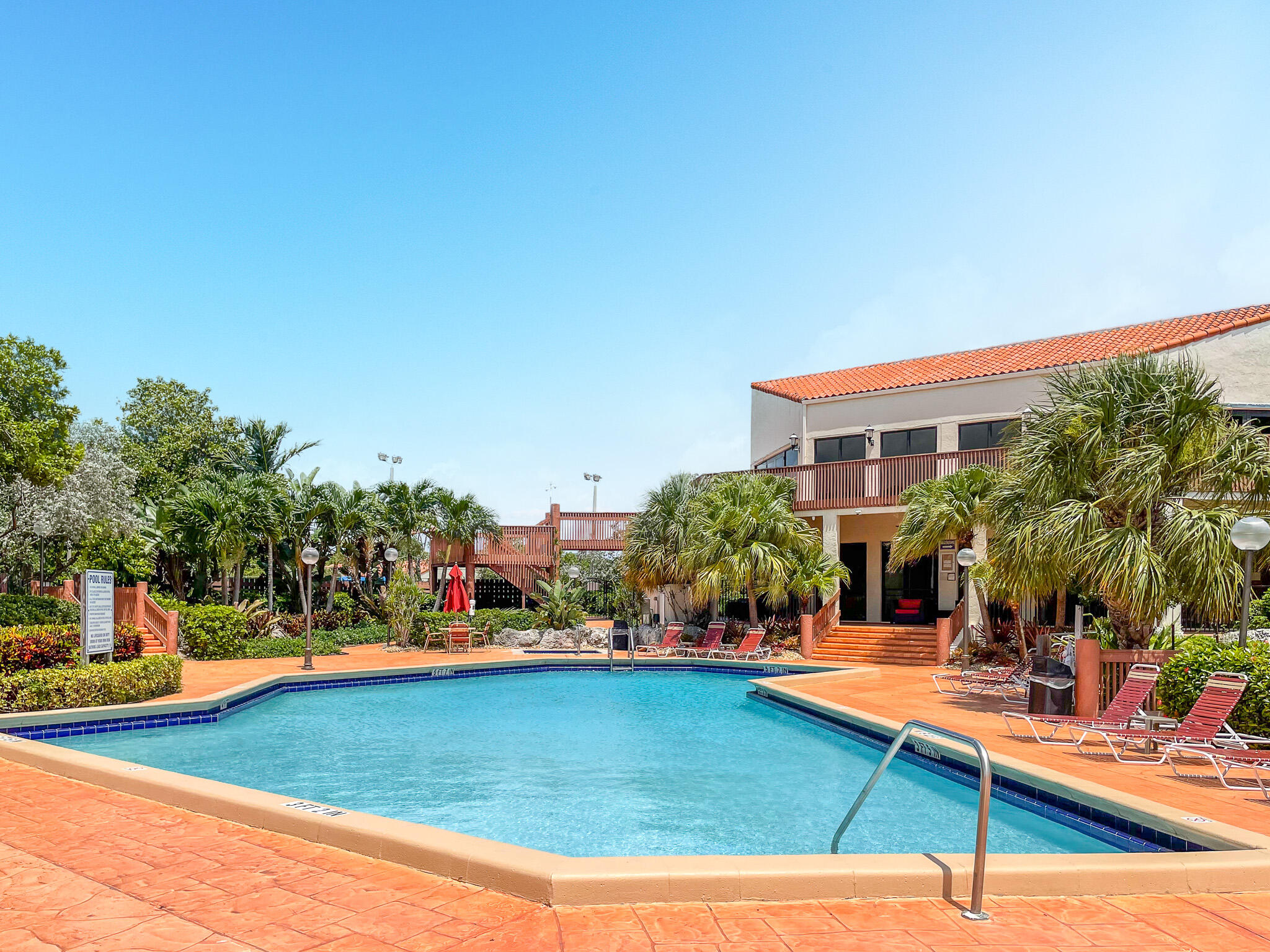 DIPLOMAT SQUARE CONDO - Residential