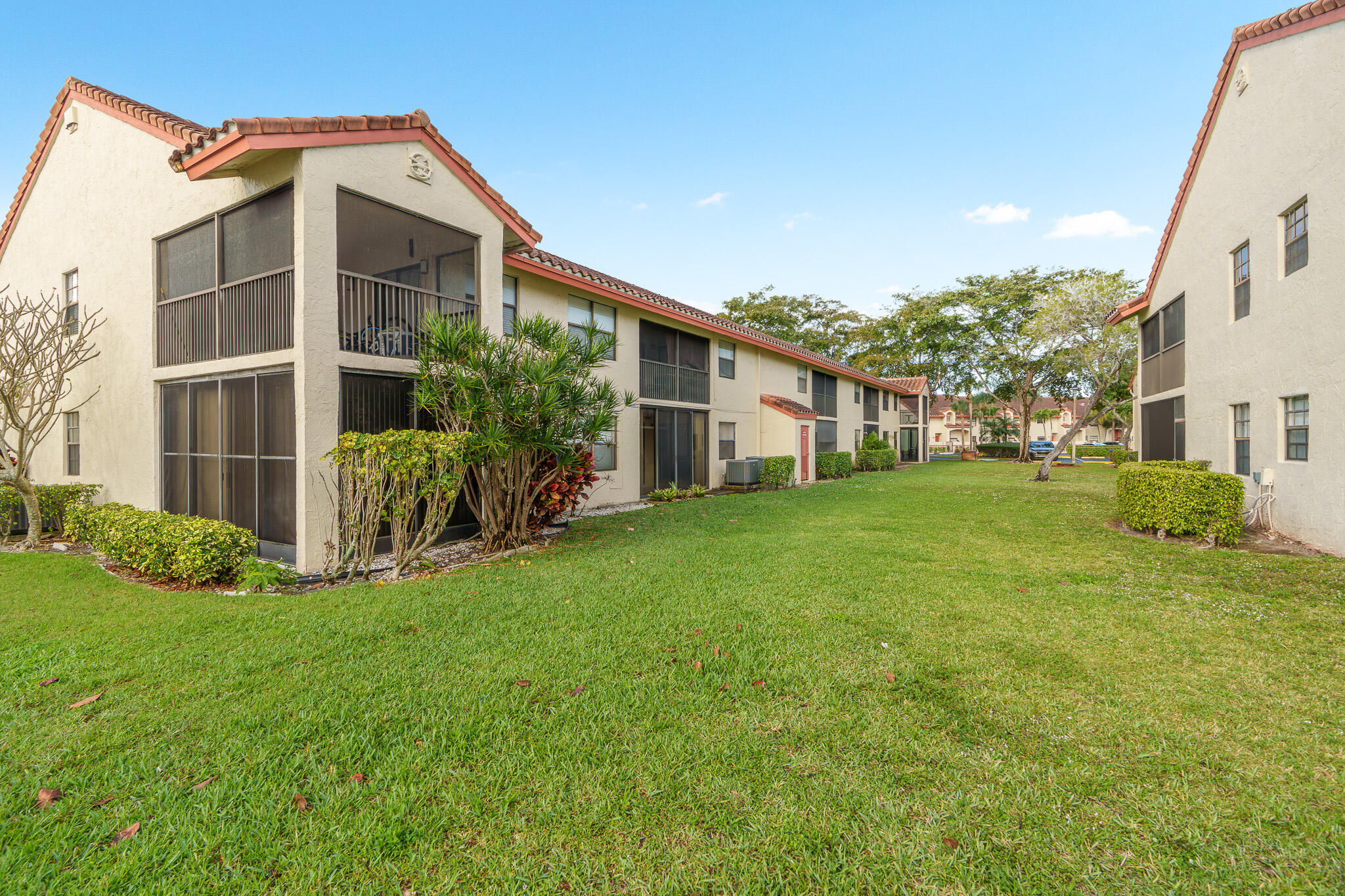 DIPLOMAT SQUARE CONDO - Residential