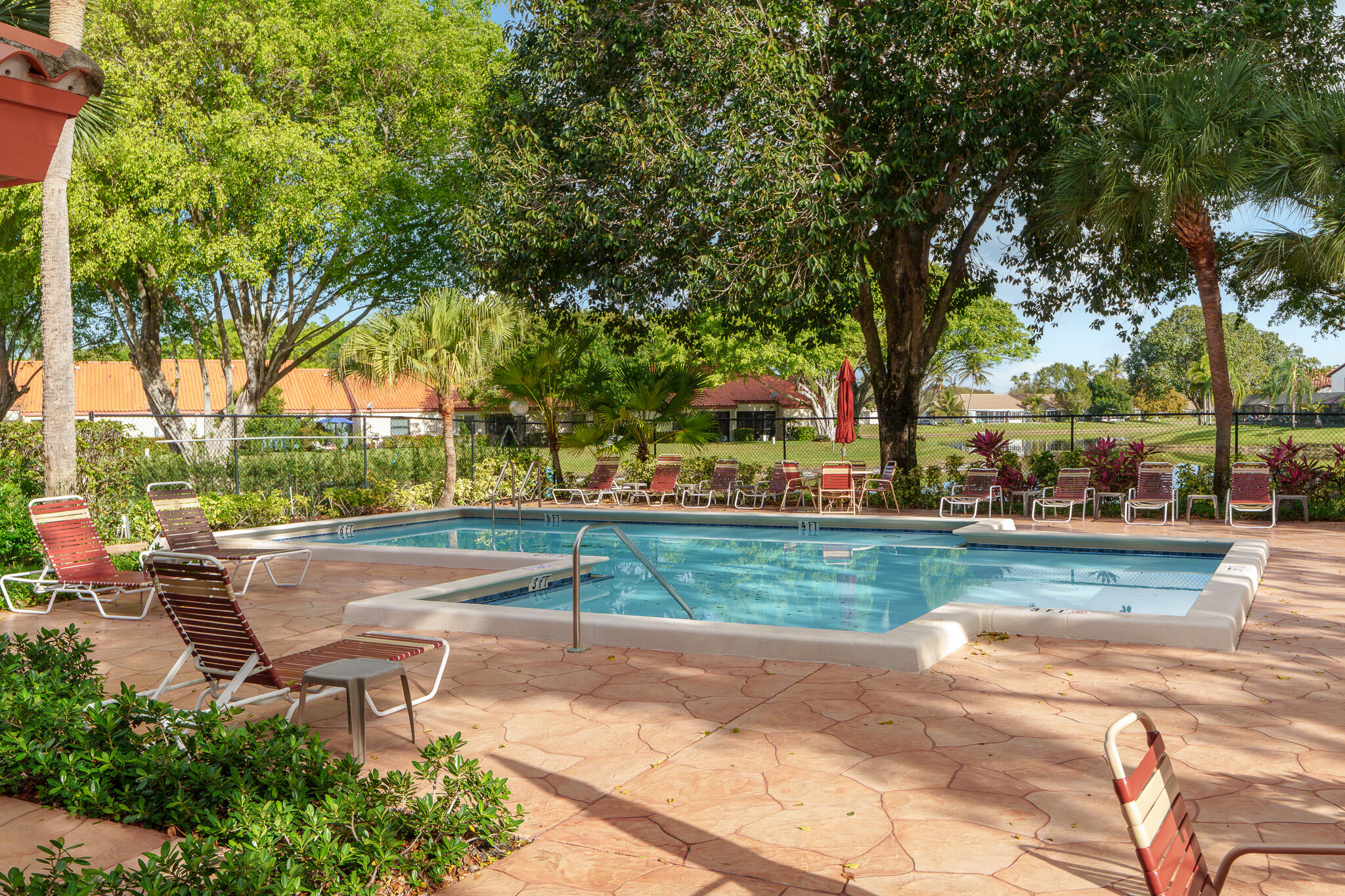 DIPLOMAT SQUARE CONDO - Residential