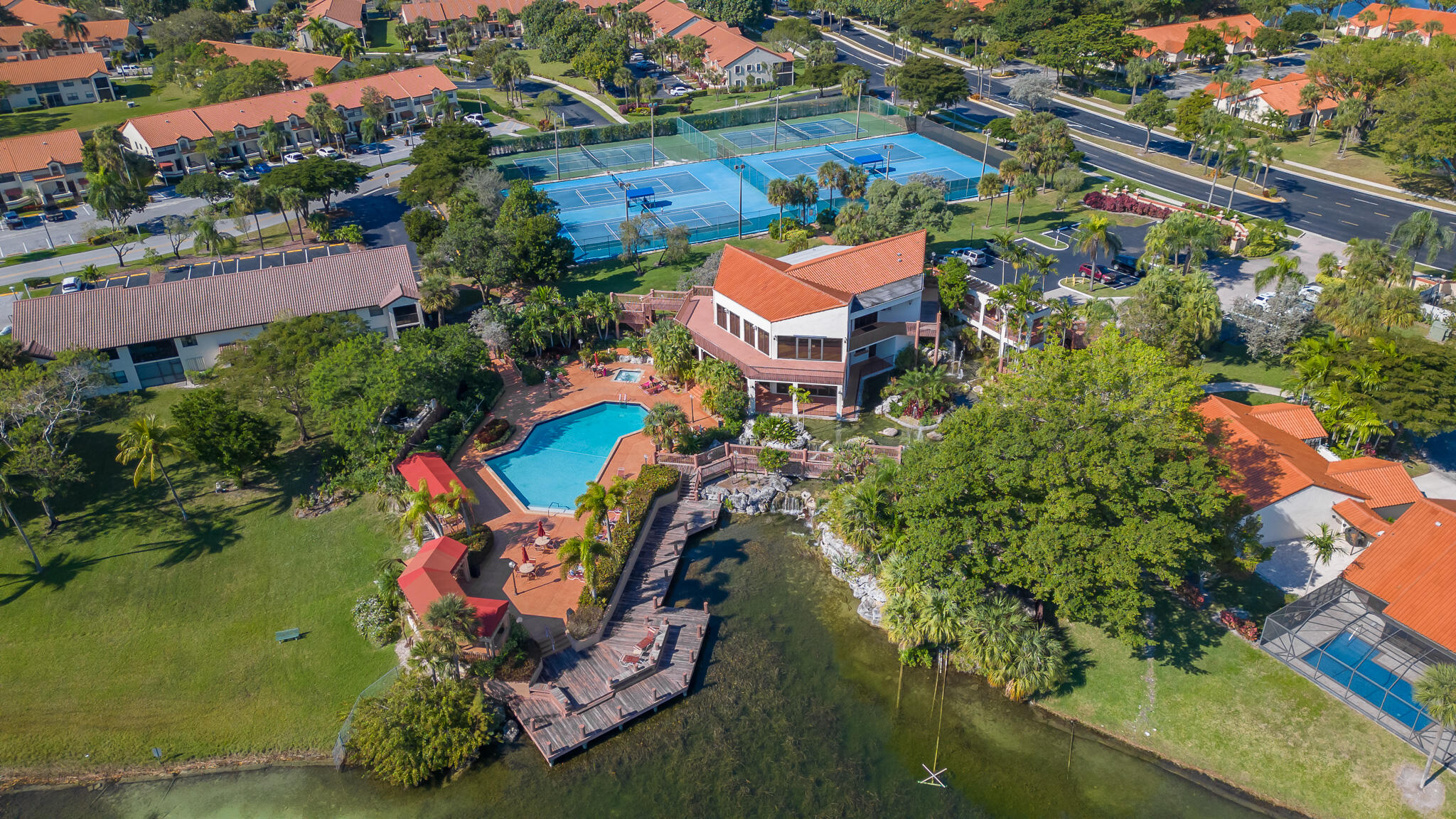 DIPLOMAT SQUARE CONDO - Residential