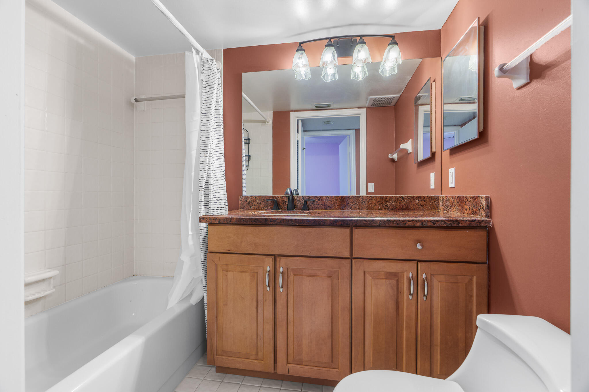 DIPLOMAT SQUARE CONDO - Residential