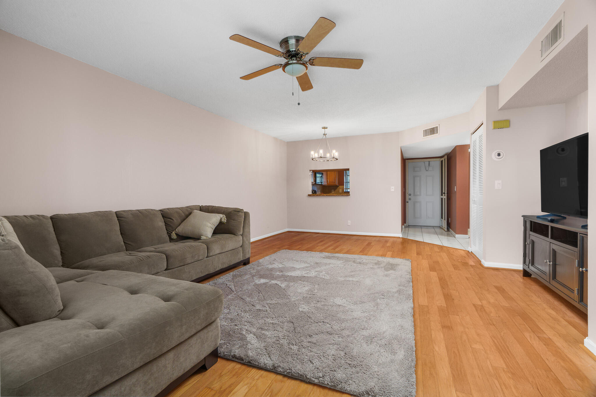 DIPLOMAT SQUARE CONDO - Residential