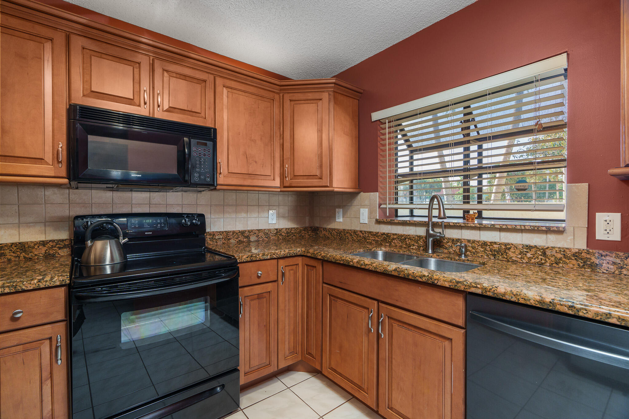 DIPLOMAT SQUARE CONDO - Residential