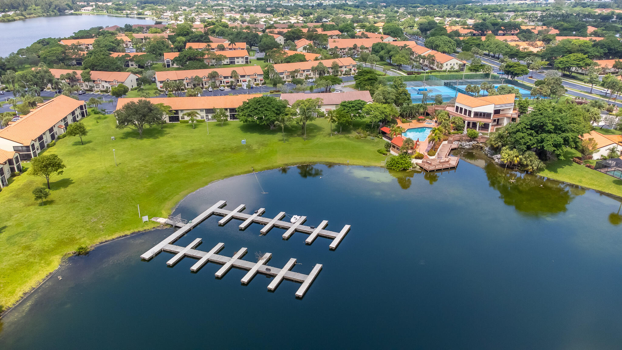 DIPLOMAT SQUARE CONDO - Residential