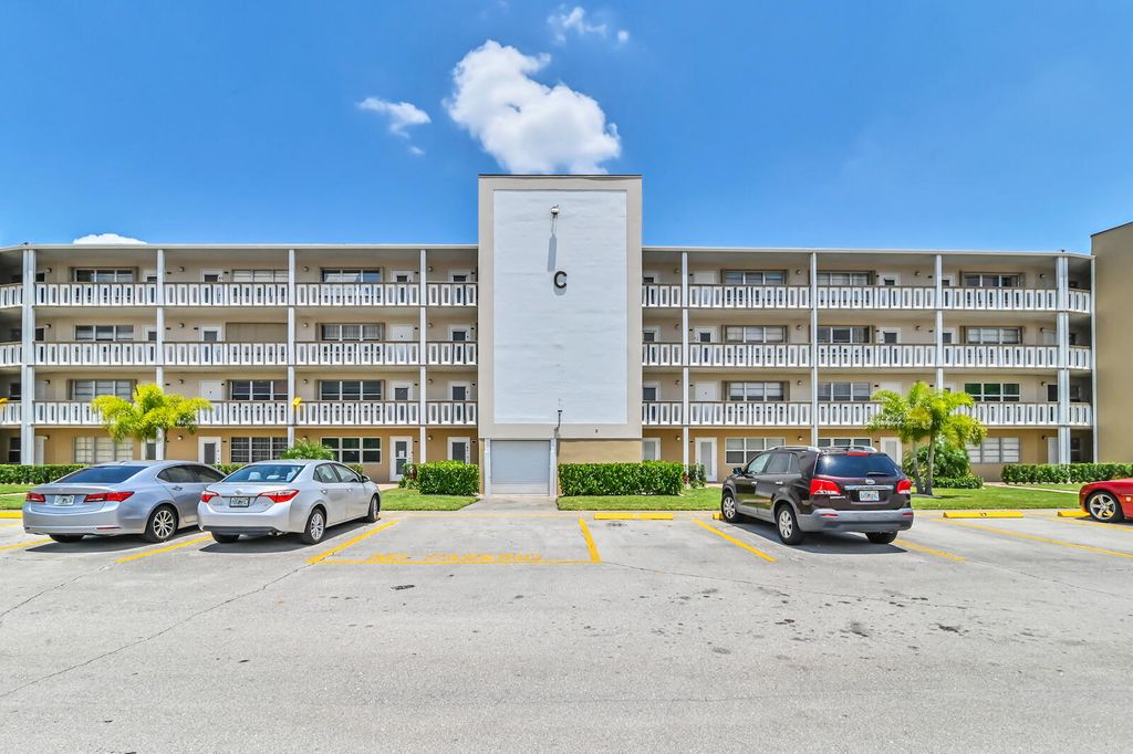 Photo of 449 Southampton C, West Palm Beach, FL 33417 (MLS # R10914570)