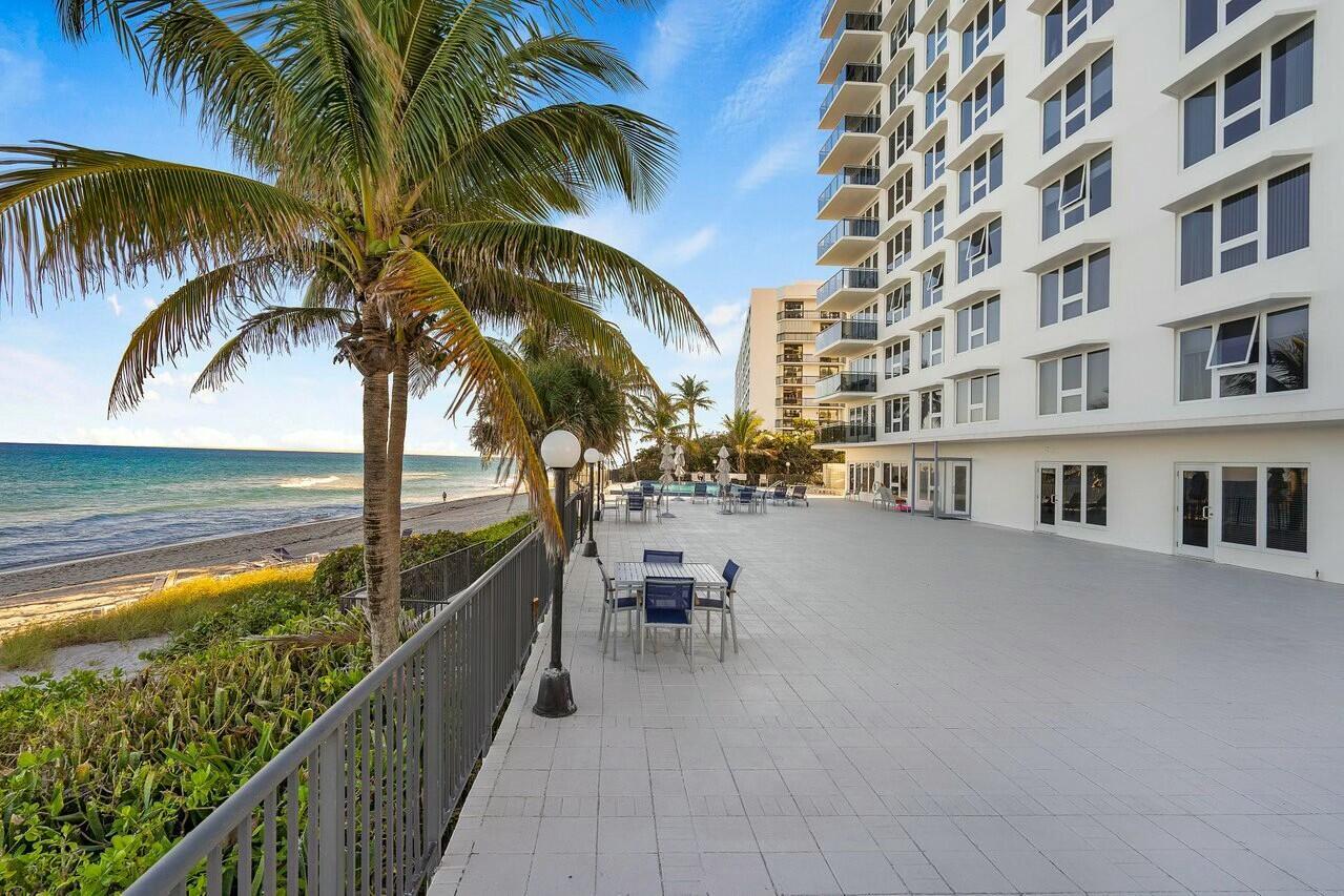 OCEAN REEF TOWERS INC CON - Residential