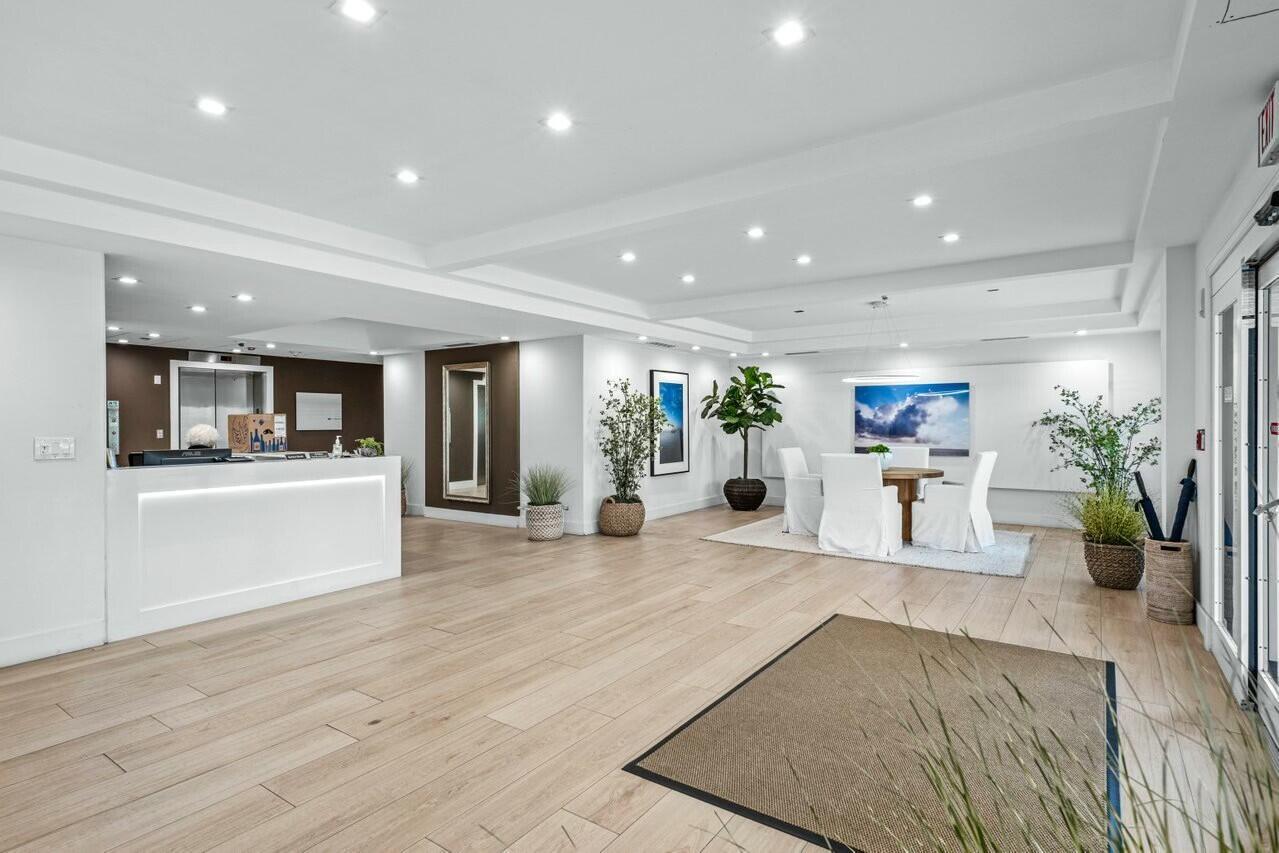 OCEAN REEF TOWERS INC CON - Residential