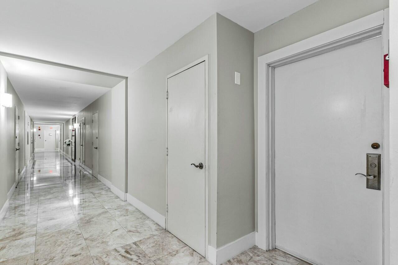 OCEAN REEF TOWERS INC CON - Residential