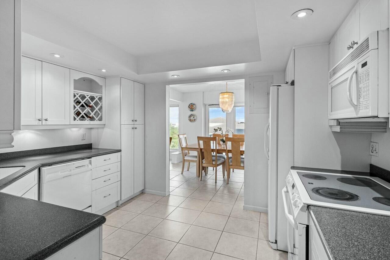 OCEAN REEF TOWERS INC CON - Residential