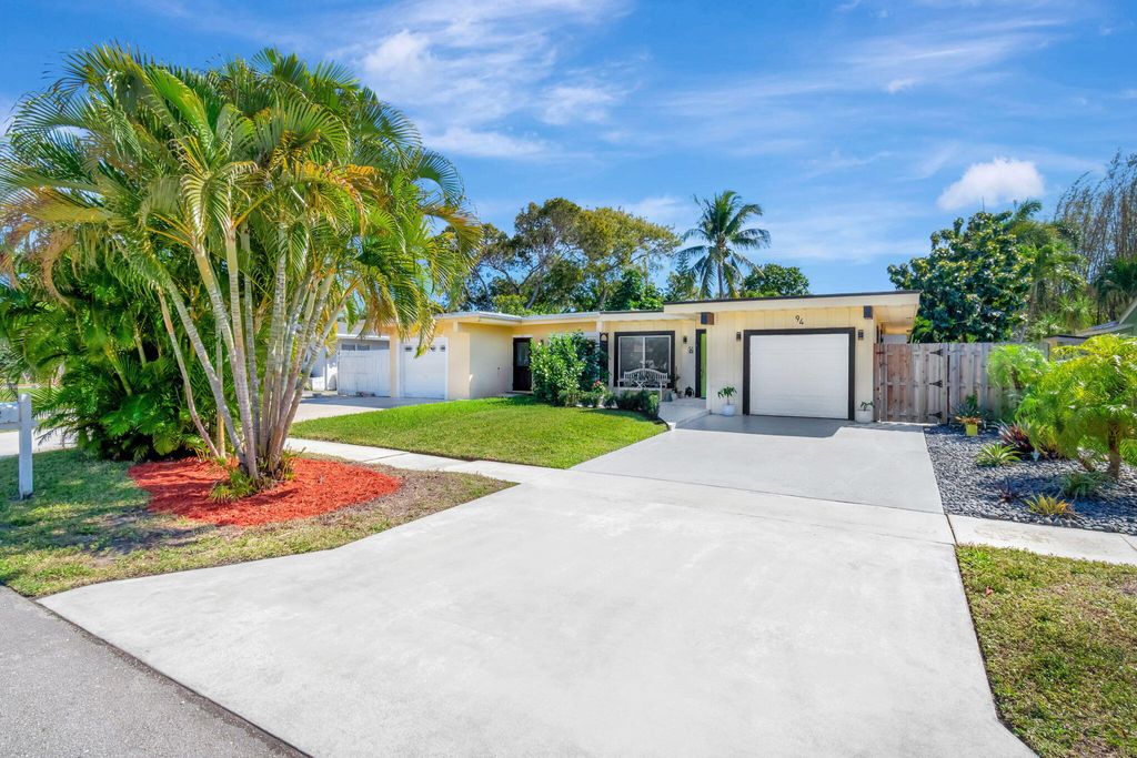 Photo of 94 Palamino Circle, Boca Raton, FL 33487 (MLS # R11097222)