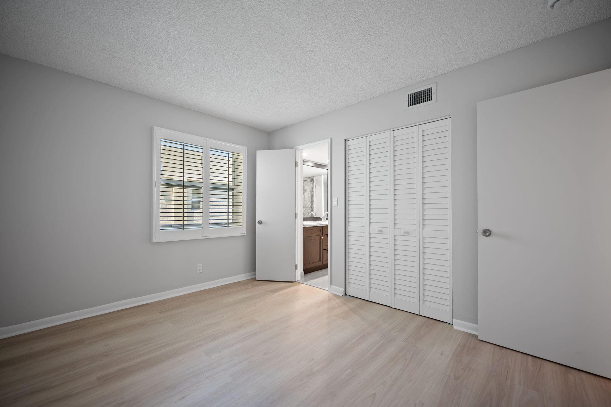 VICTORIA PARK TOWER CONDO - Residential