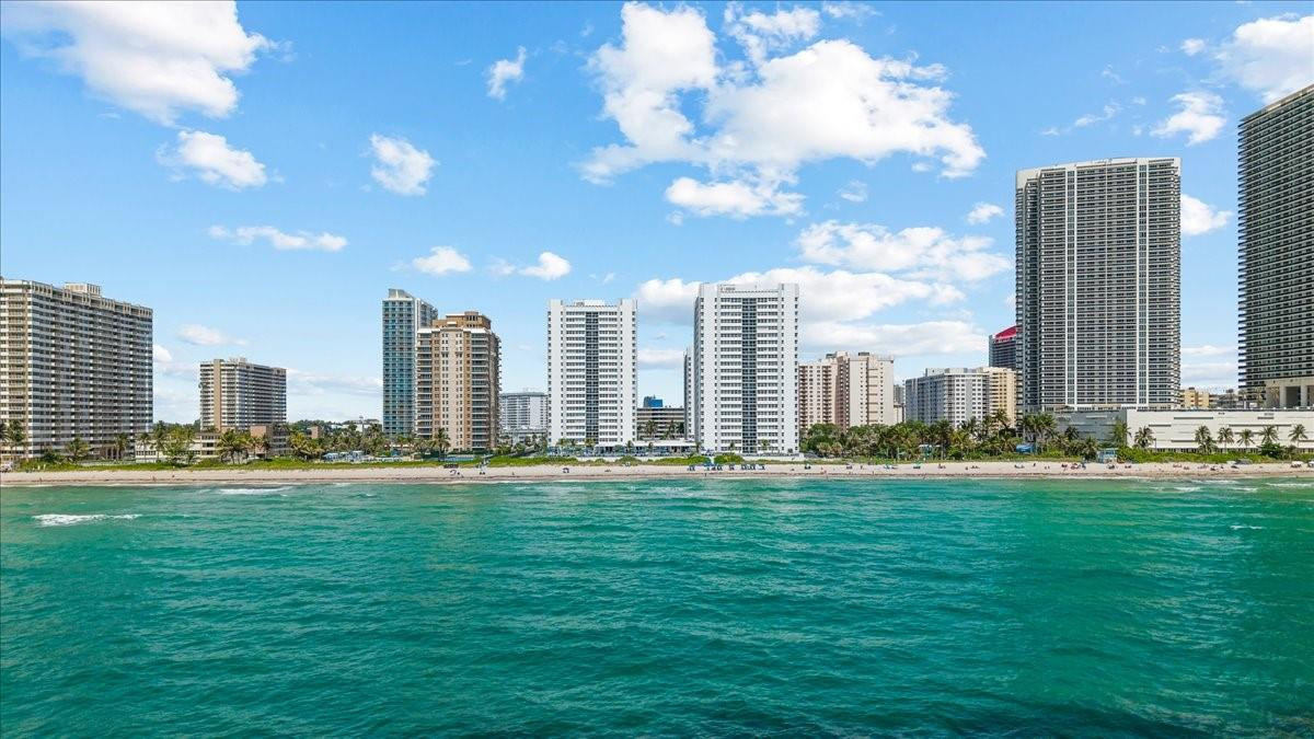 LA MER ESTATES EAST CONDO - Residential Lease