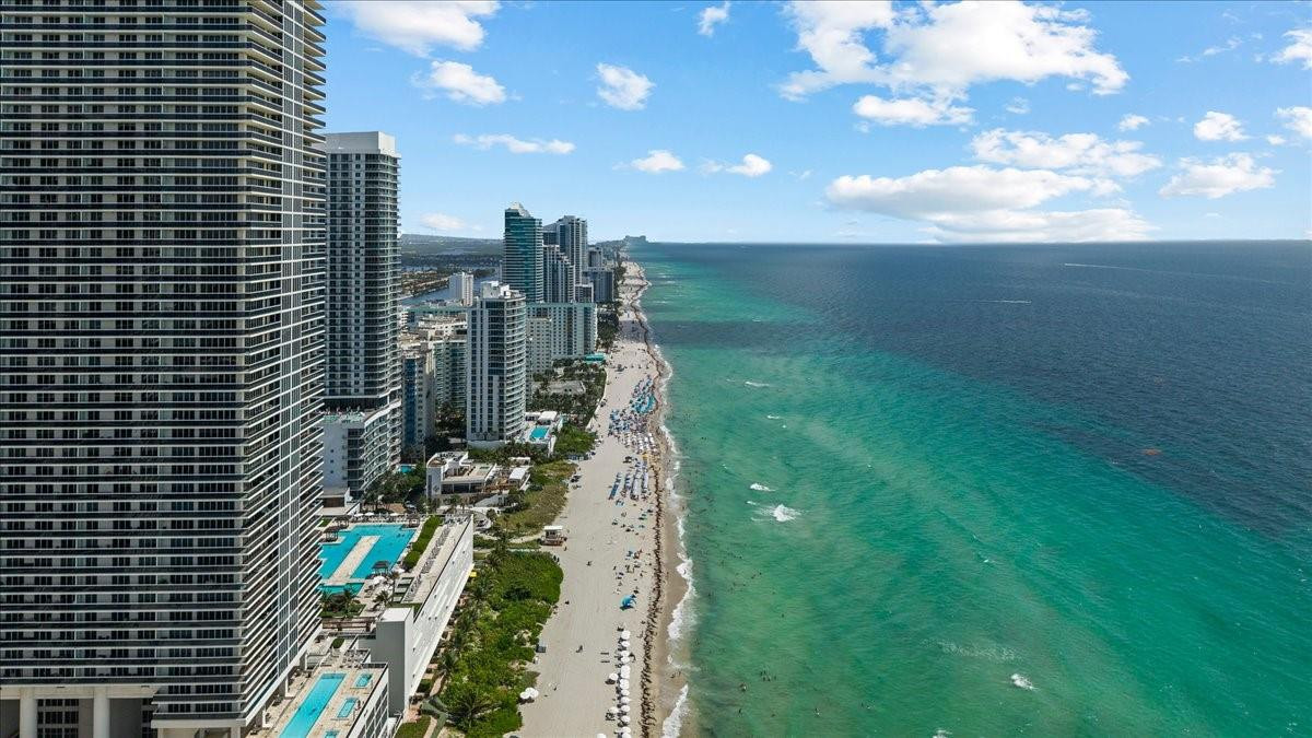 LA MER ESTATES EAST CONDO - Residential Lease