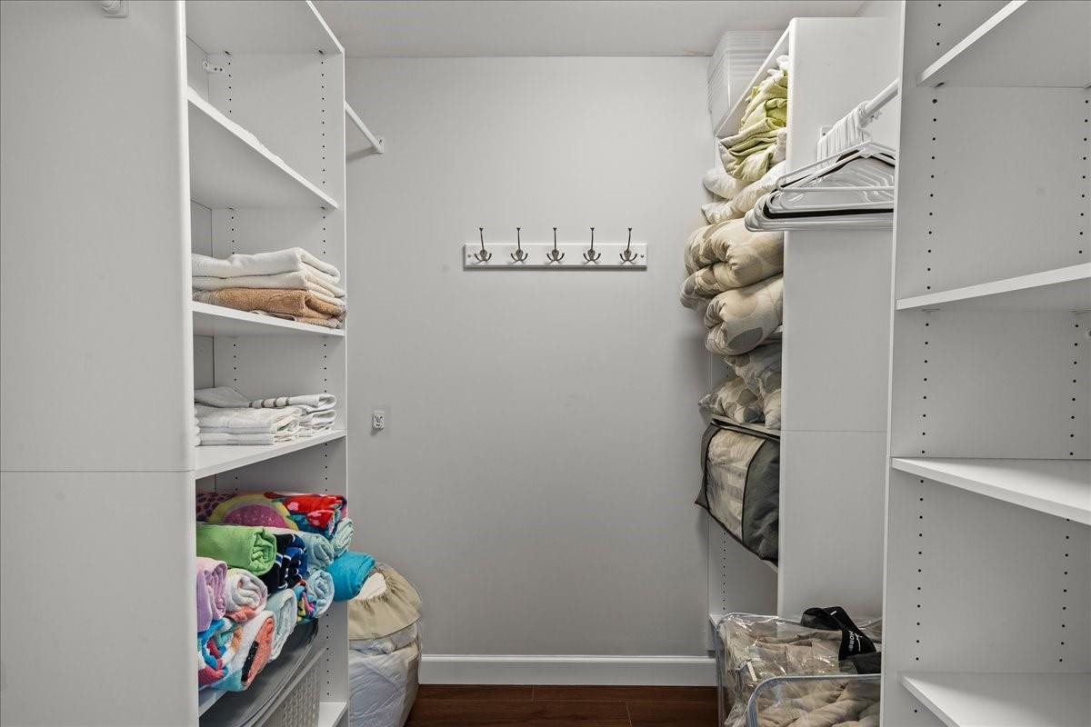 LA MER ESTATES EAST CONDO - Residential Lease